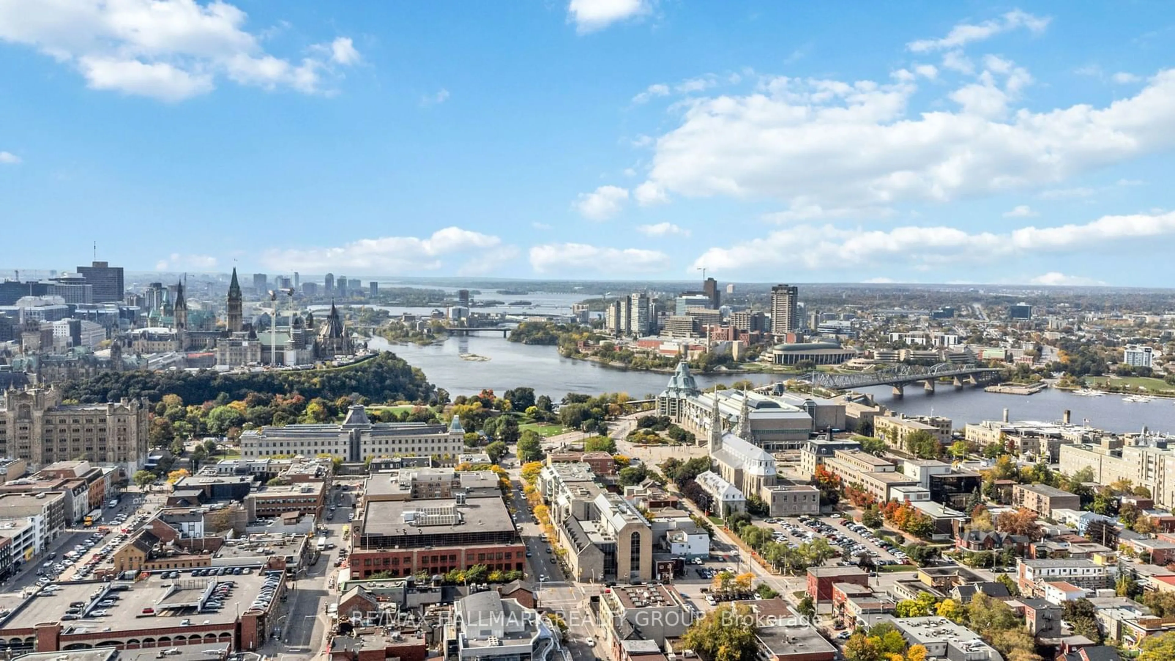 A pic from outside/outdoor area/front of a property/back of a property/a pic from drone, city buildings view from balcony for 205 Bolton St #303, Lower Town - Sandy Hill Ontario K1N 1K7