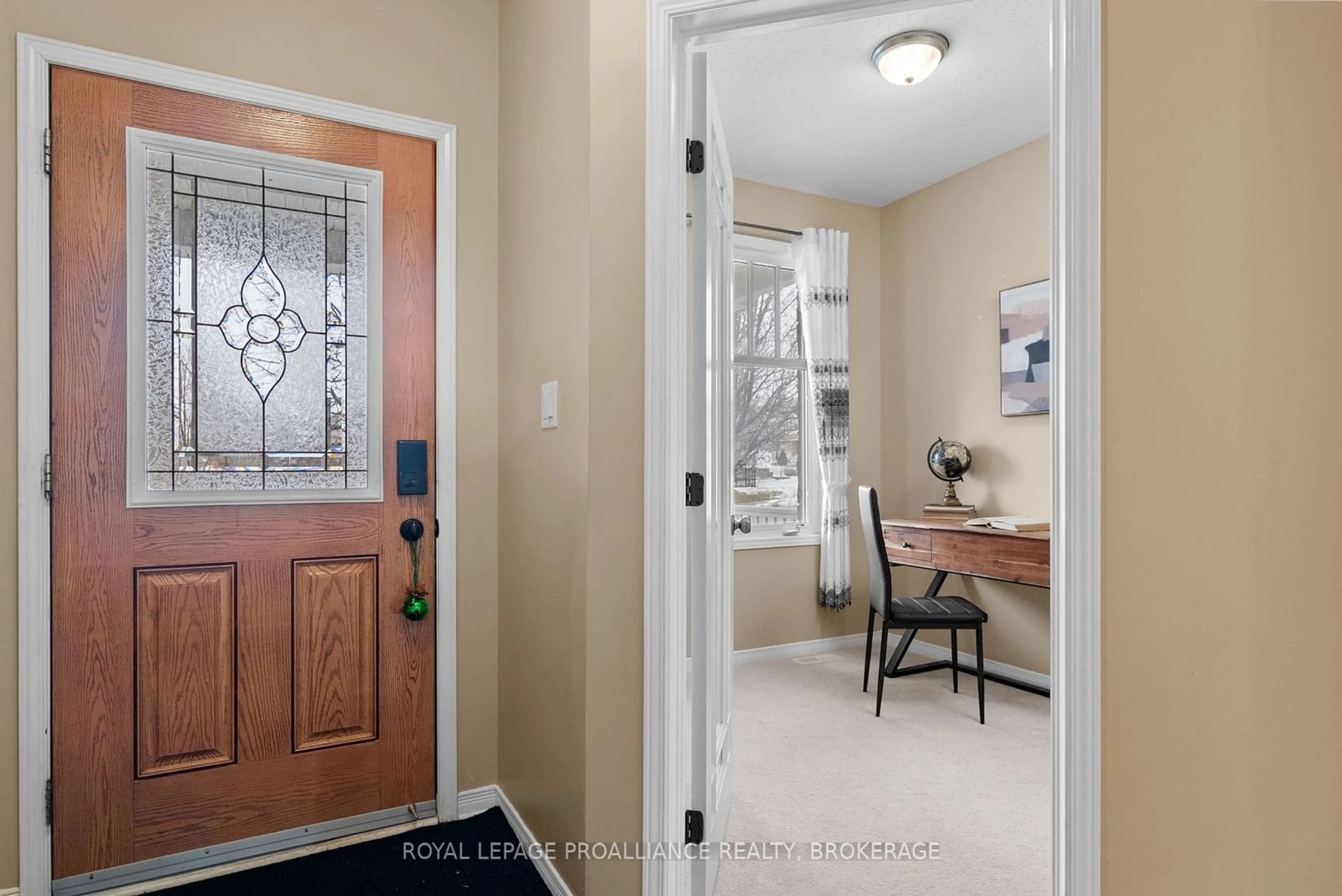 Indoor entryway for 1196 Amanda Crt, Kingston Ontario K7P 0C3