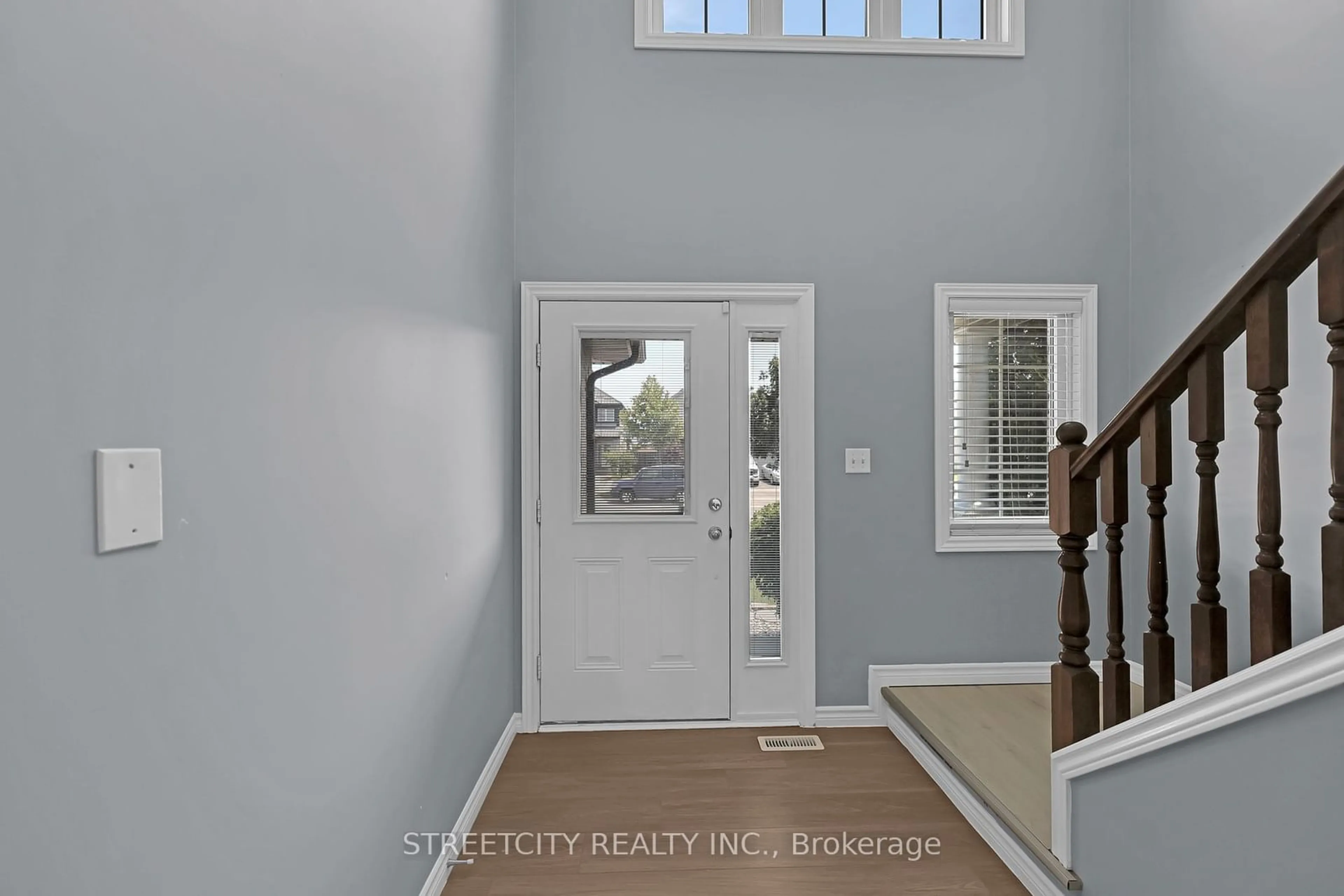 Indoor entryway for 3228 Meadowgate Blvd, London Ontario N6M 0B7