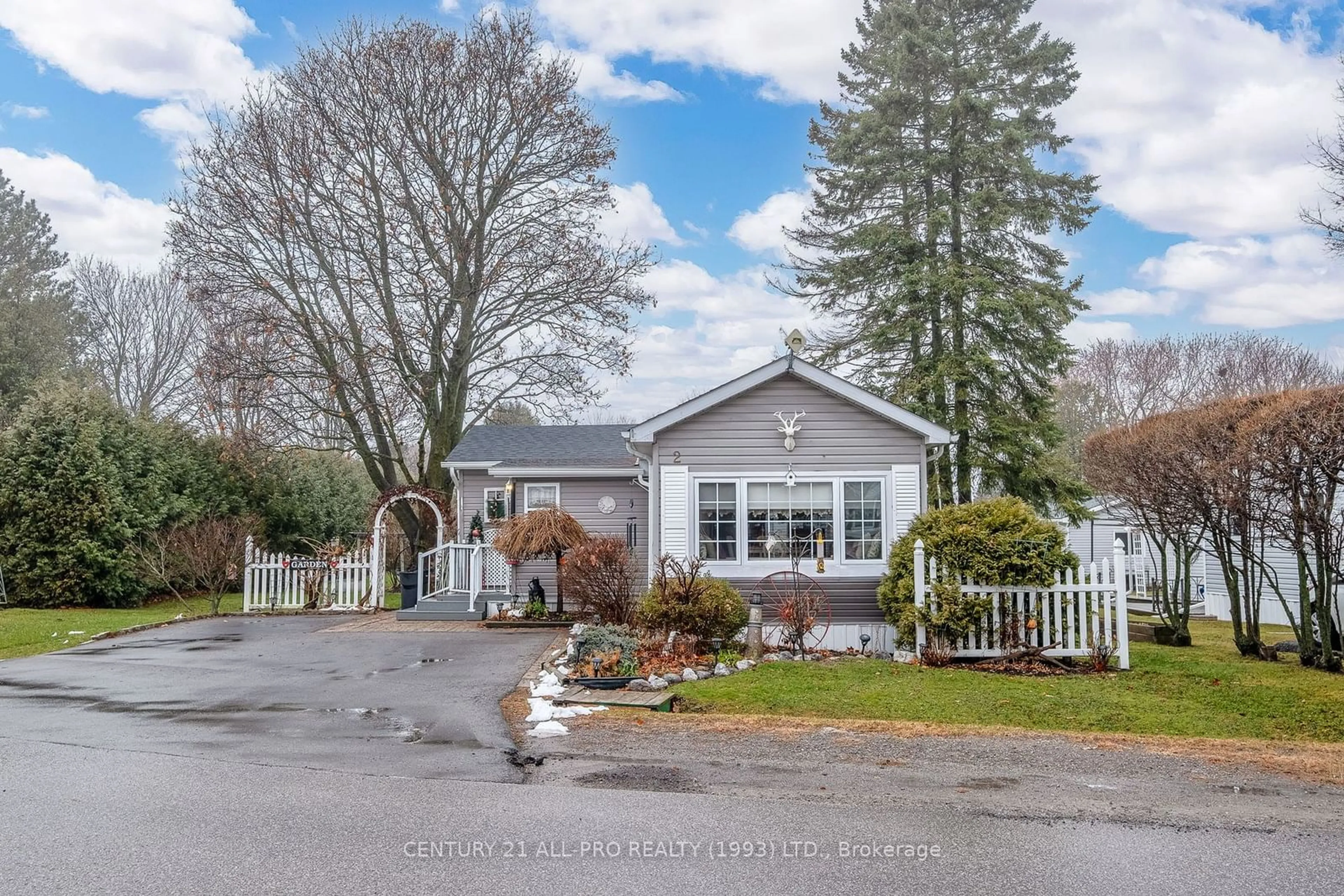 Home with vinyl exterior material, street for 2 HILLVIEW Dr, Cobourg Ontario K9A 0X1