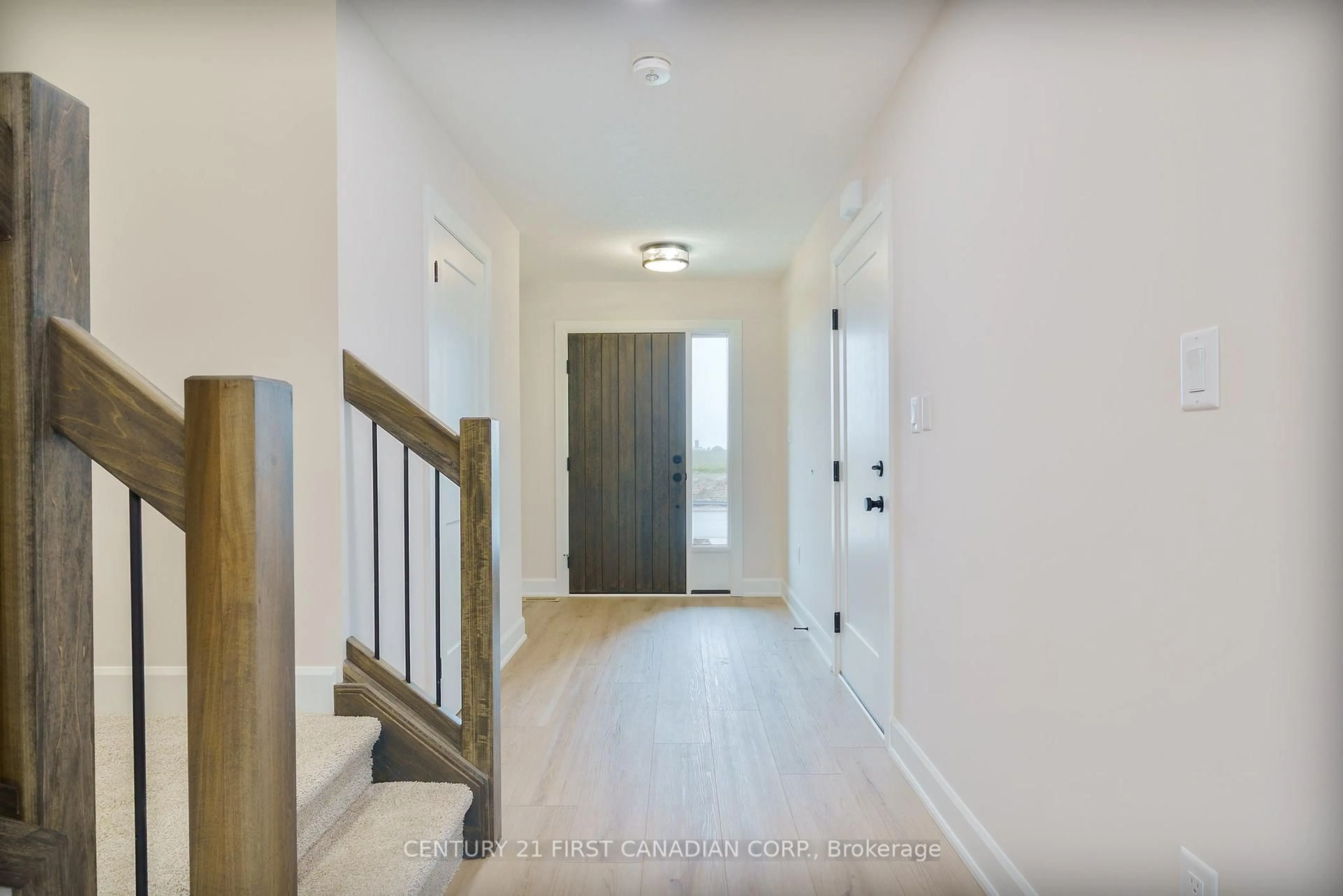 Indoor entryway for 649 Ketter Way, Plympton-Wyoming Ontario N0N 1T0