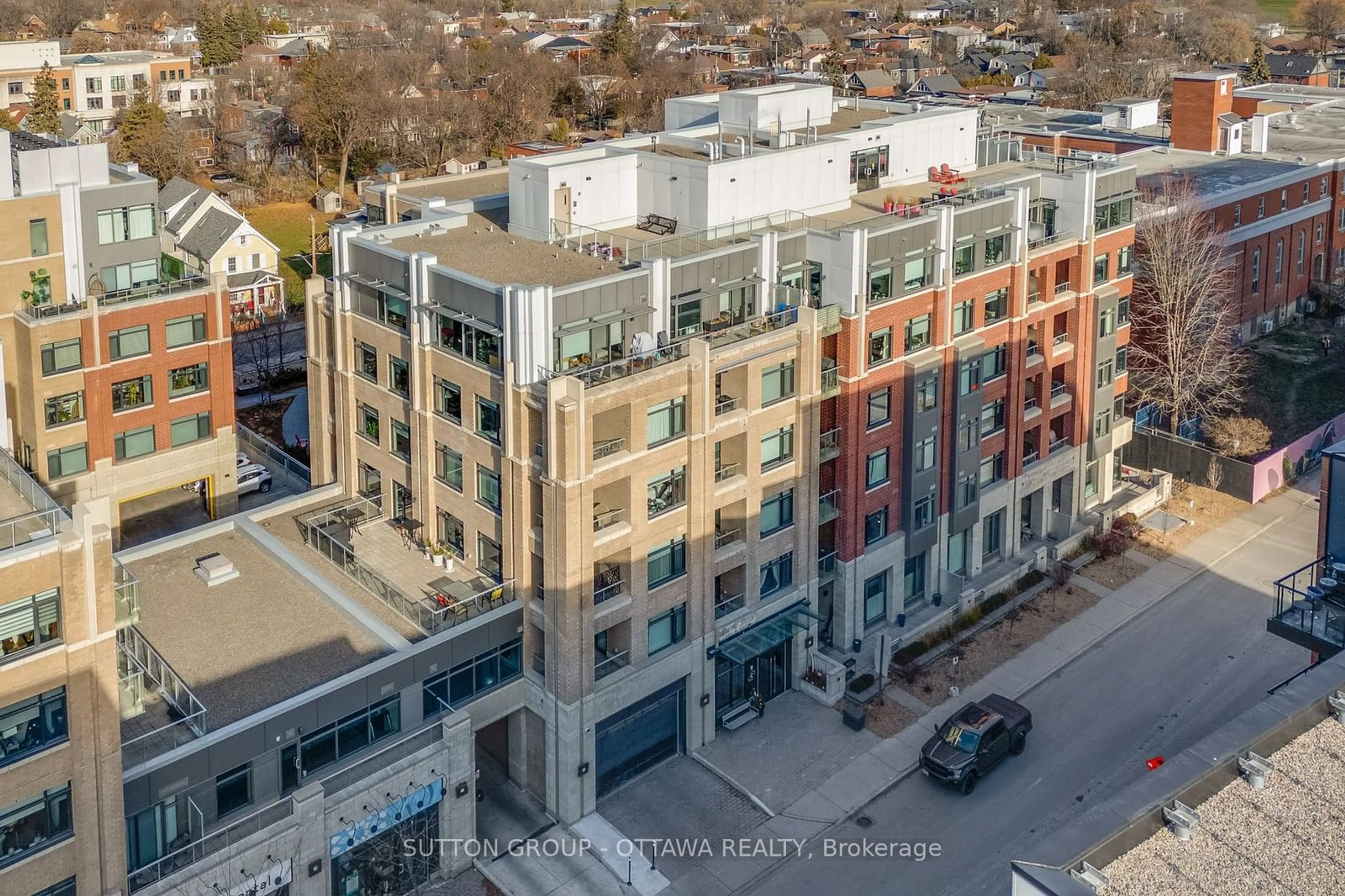 A pic from outside/outdoor area/front of a property/back of a property/a pic from drone, city buildings view from balcony for 11 Des Oblats Ave #201, Glebe - Ottawa East and Area Ontario K1S 5V8