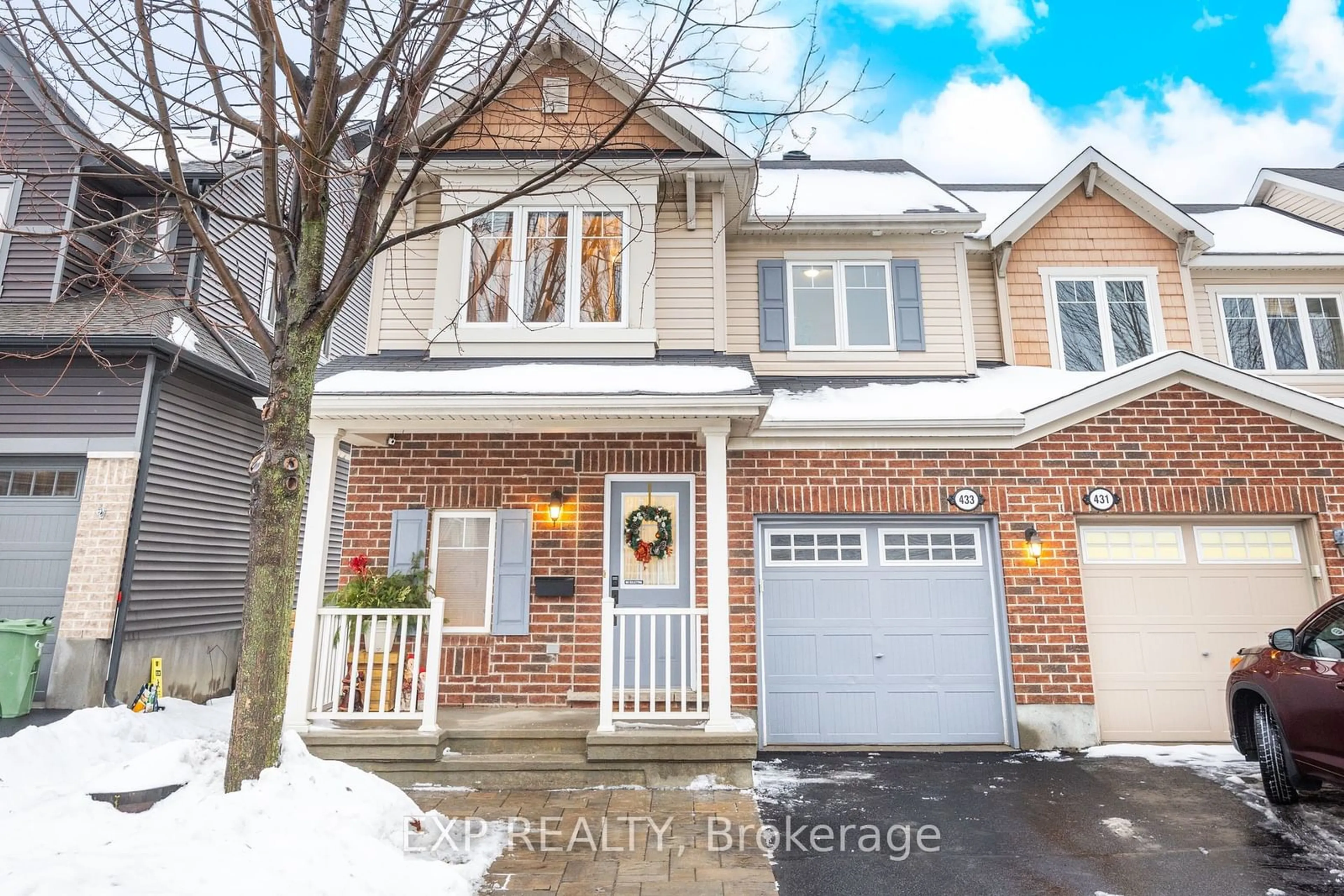 Home with brick exterior material, street for 433 Vendevale Ave, Stittsville - Munster - Richmond Ontario K2S 0M6