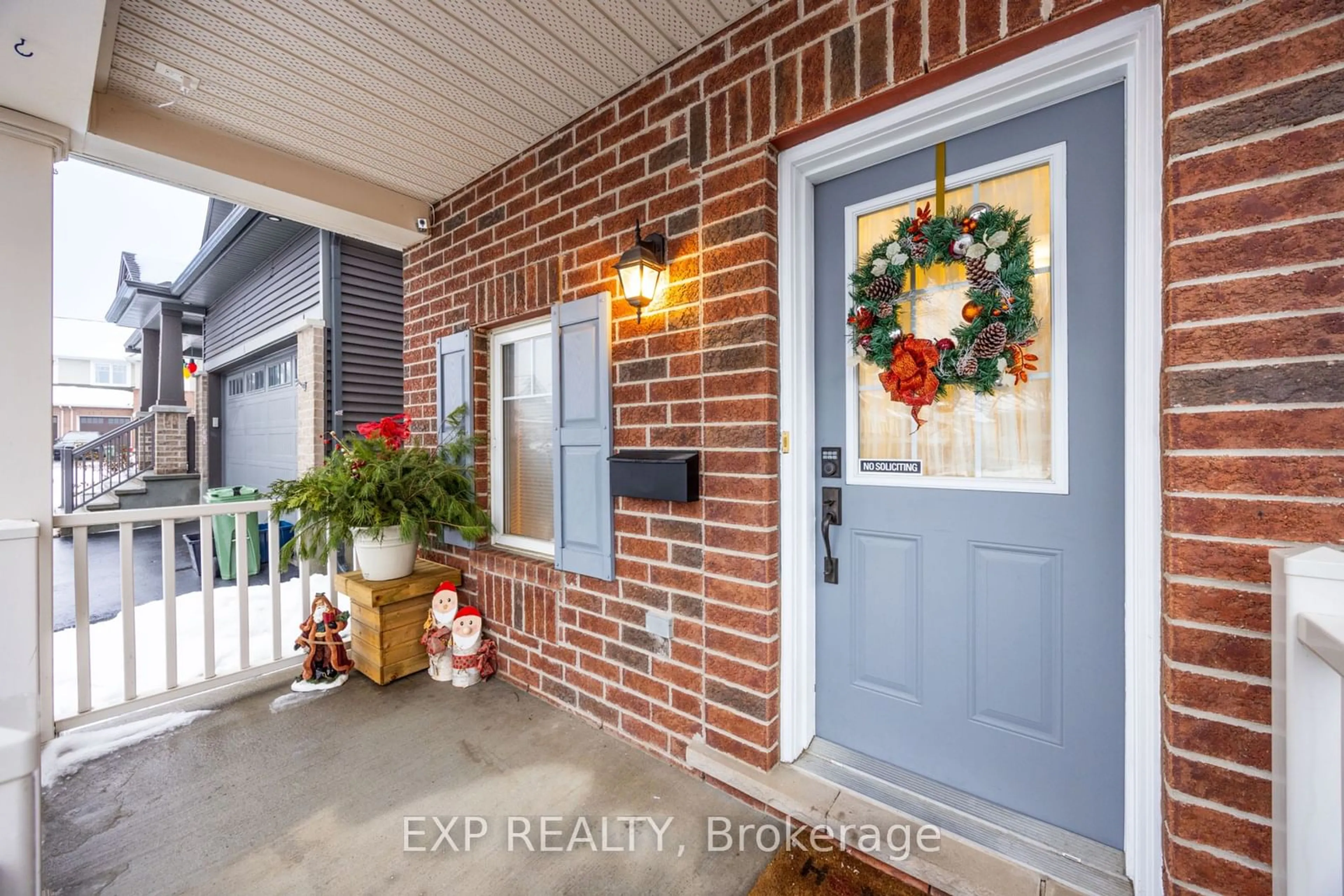 Indoor entryway for 433 Vendevale Ave, Stittsville - Munster - Richmond Ontario K2S 0M6