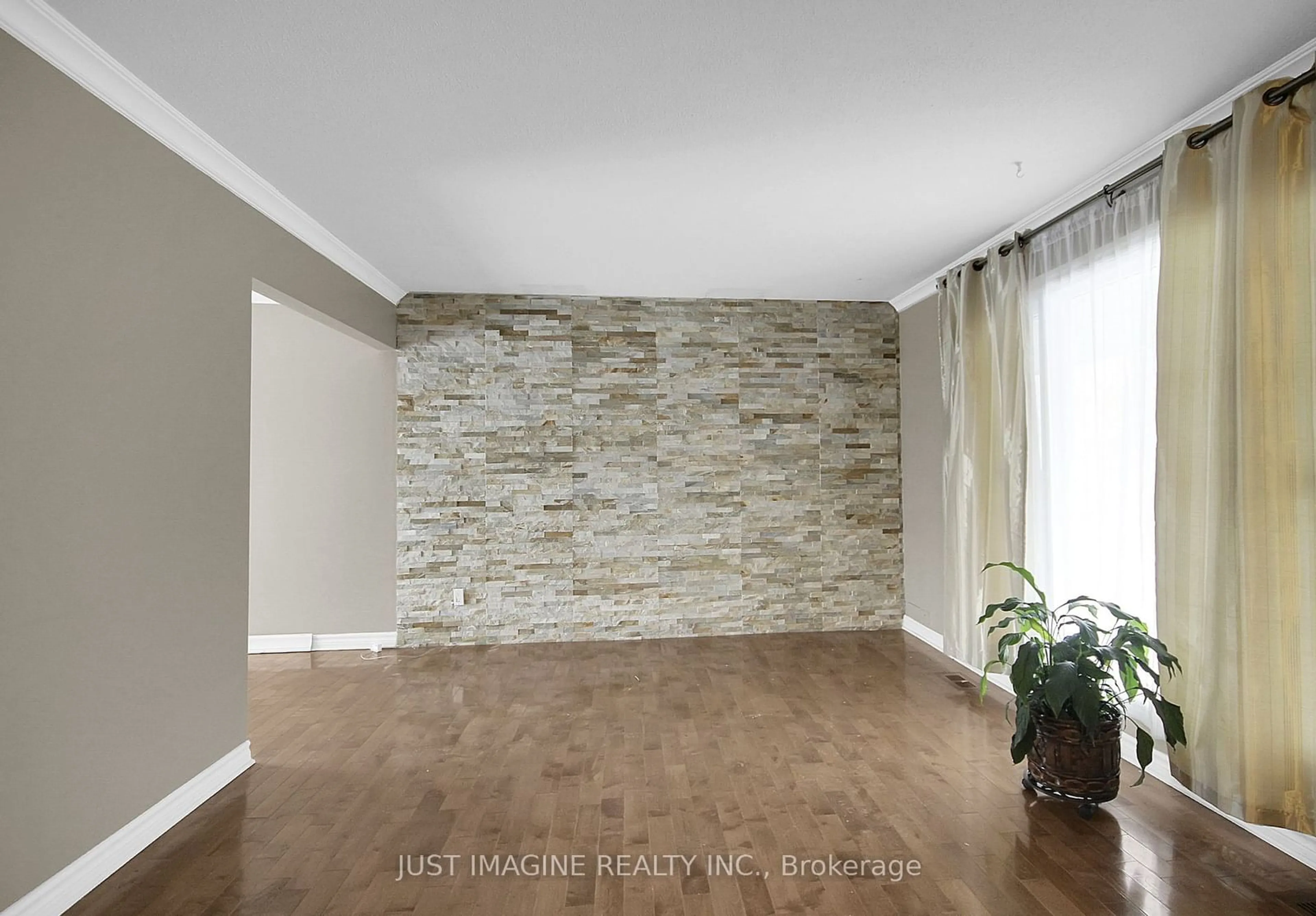 Indoor entryway for 18 Tripp Cres, Barrhaven Ontario K2J 1C6