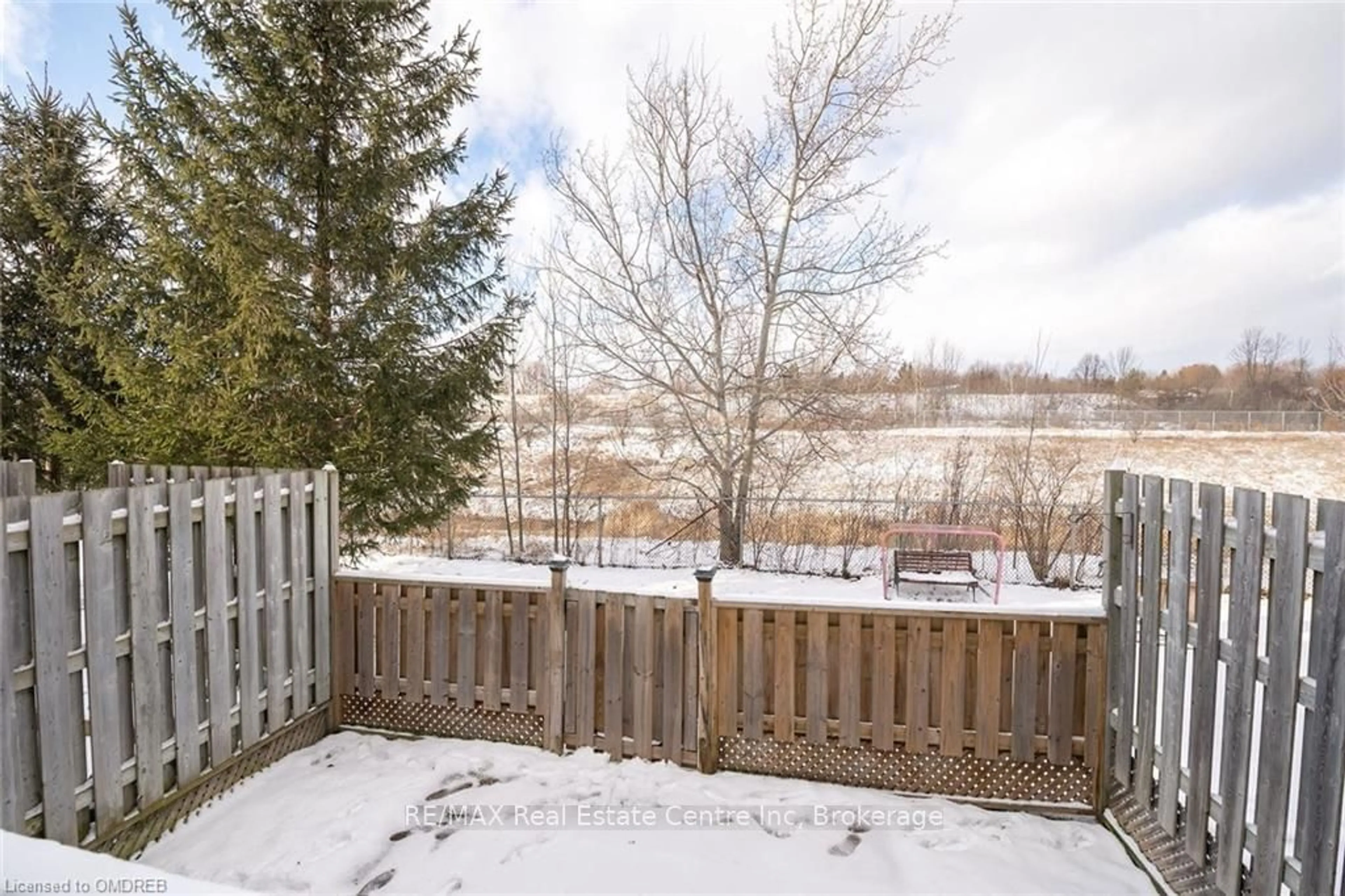 Patio, water/lake/river/ocean view for 30 Imperial Rd #76, Guelph Ontario N1K 1Y4