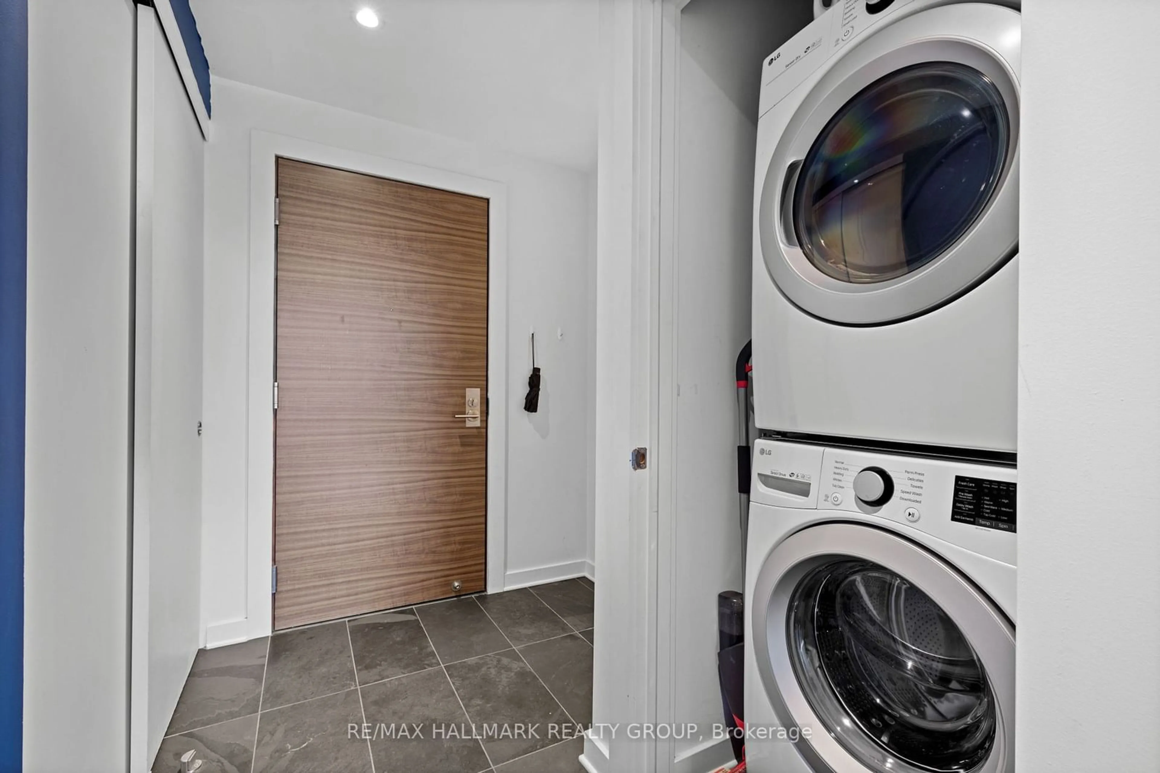 Laundry room for 135 Barrette St #607, Vanier and Kingsview Park Ontario K1L 7Z9