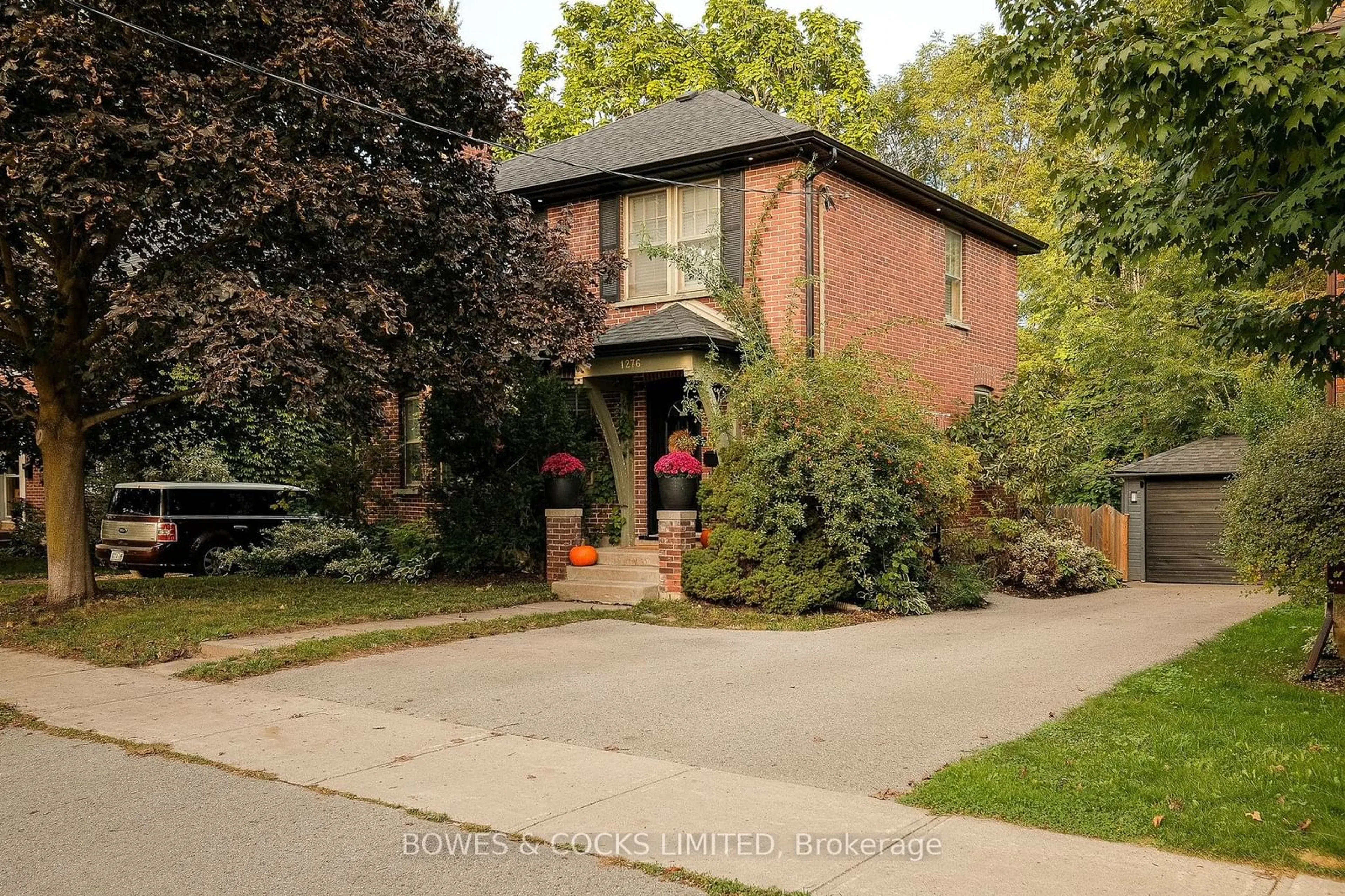 Home with brick exterior material, street for 1276 Monaghan Rd, Peterborough Ontario K9J 5L7