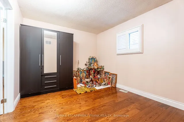 Additional property image - 7 GRANDOAKS Dr