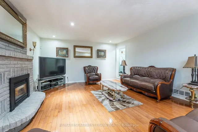 Additional property image - 7 GRANDOAKS Dr