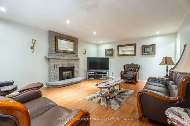 Additional property image - 7 GRANDOAKS Dr
