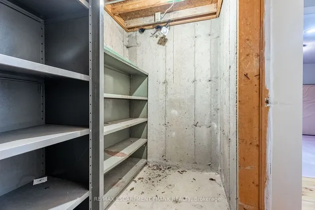 Additional property image - 7 GRANDOAKS Dr