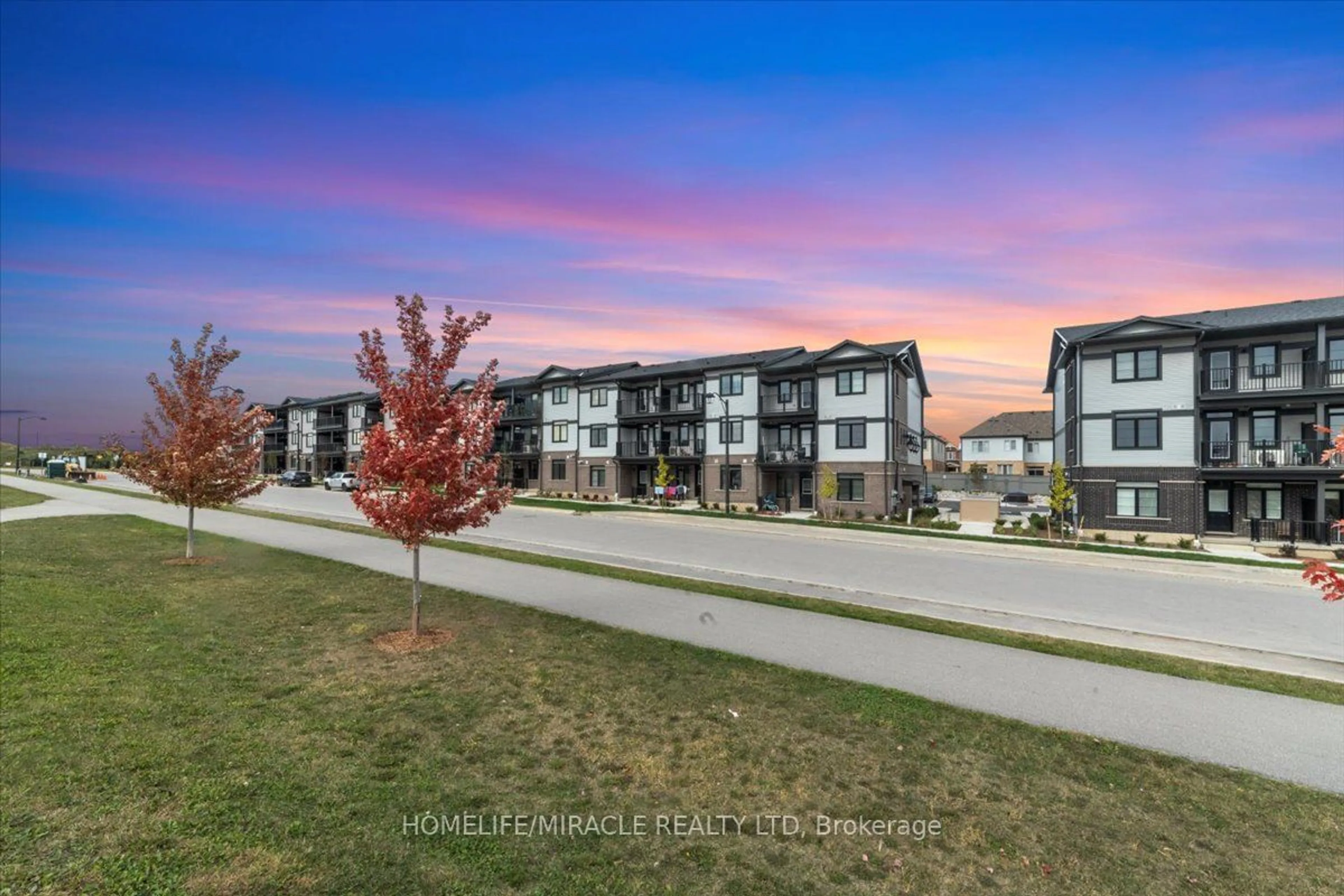 A pic from outside/outdoor area/front of a property/back of a property/a pic from drone, unknown for 48 Oat Lane, Kitchener Ontario N2R 0T1