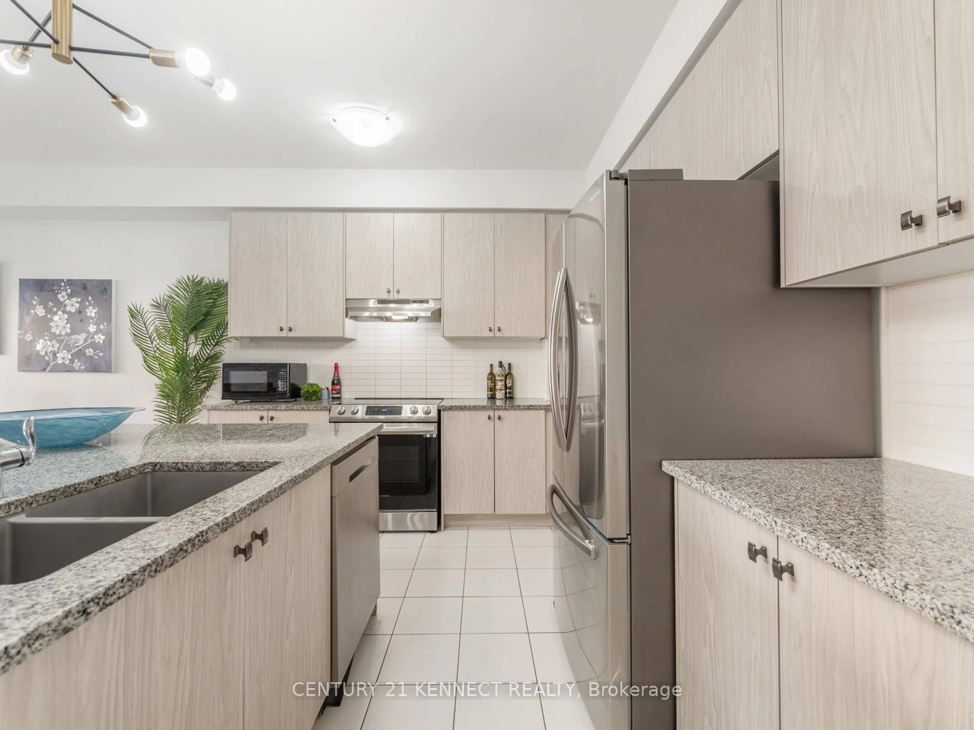 Standard kitchen, unknown for 28 Admiral Rd, Welland Ontario L3B 0H3