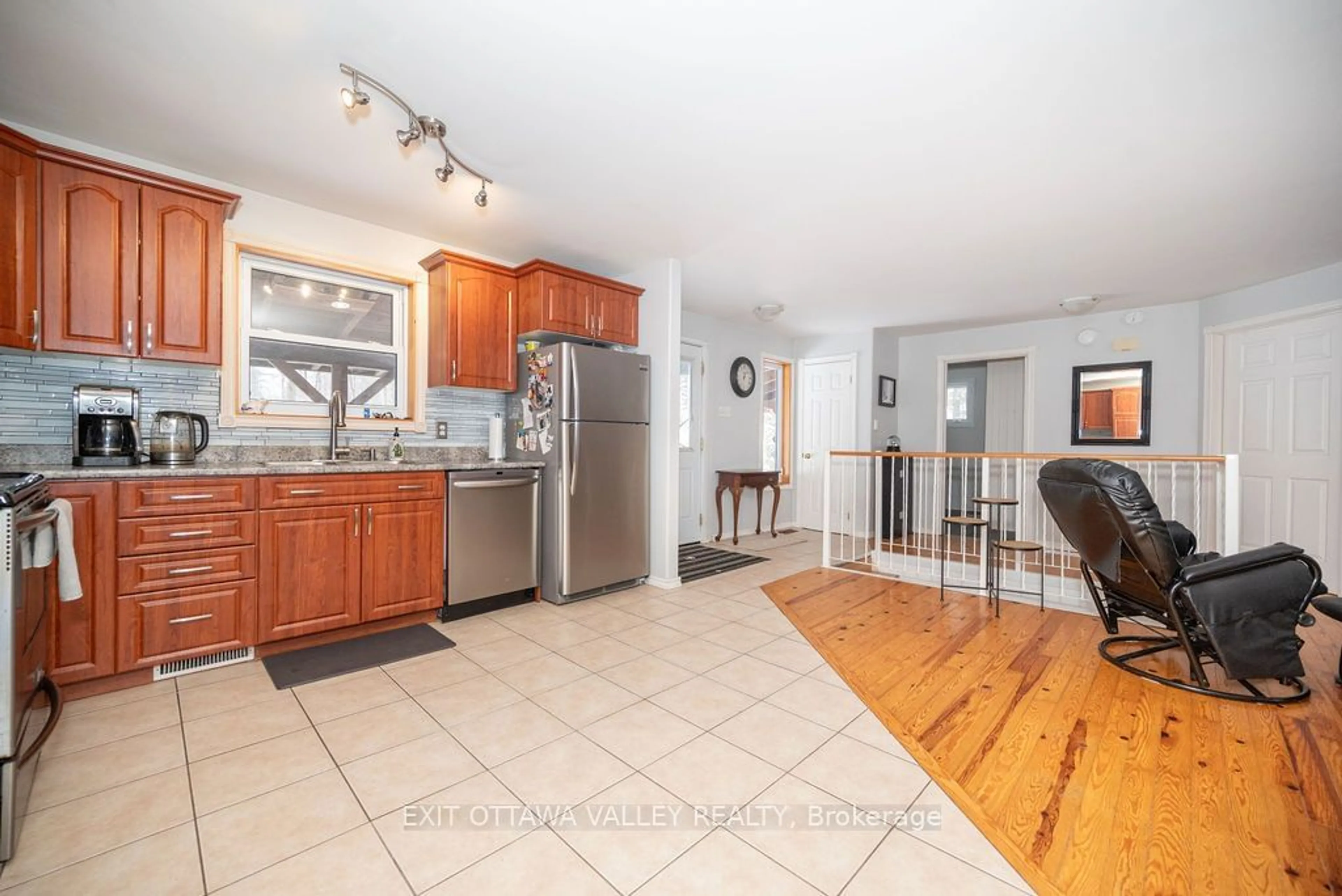 Open concept kitchen, unknown for 414 Hill St, Laurentian Hills Ontario K0J 1P0