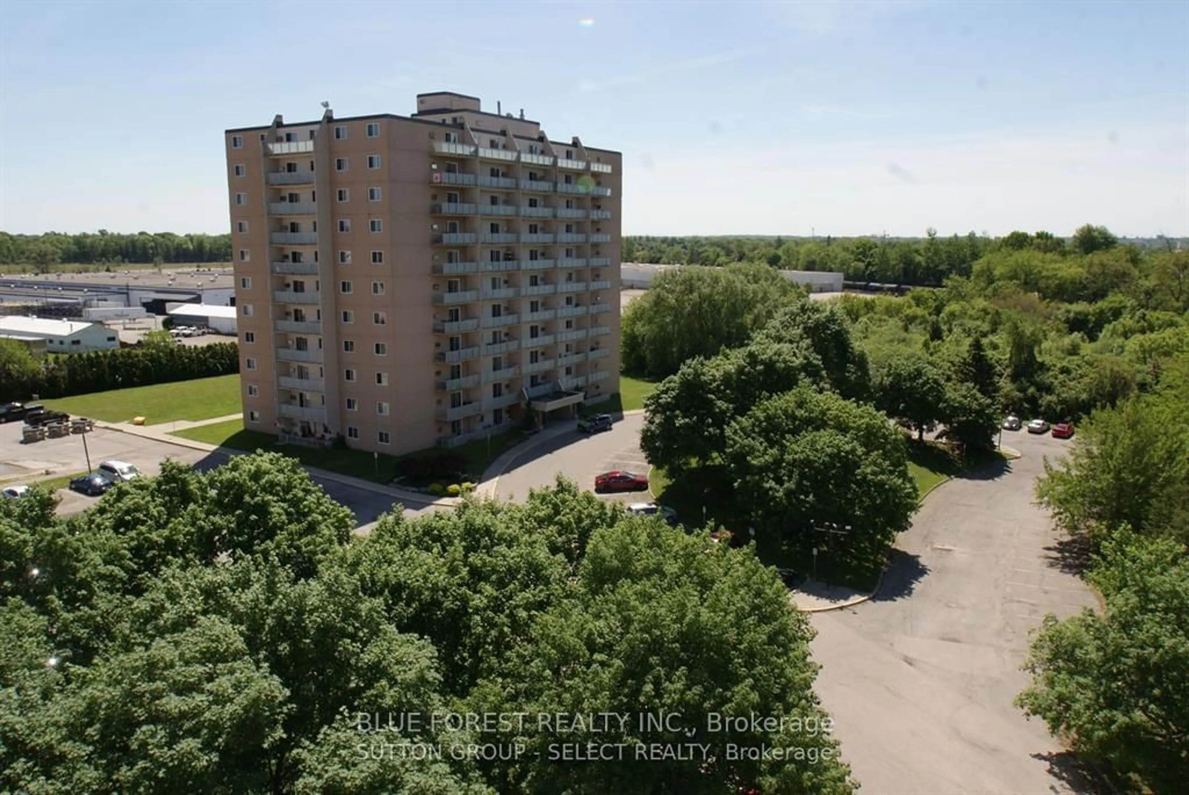 A pic from outside/outdoor area/front of a property/back of a property/a pic from drone, building for 573 Mornington Ave #711, London Ontario N5Y 4T9