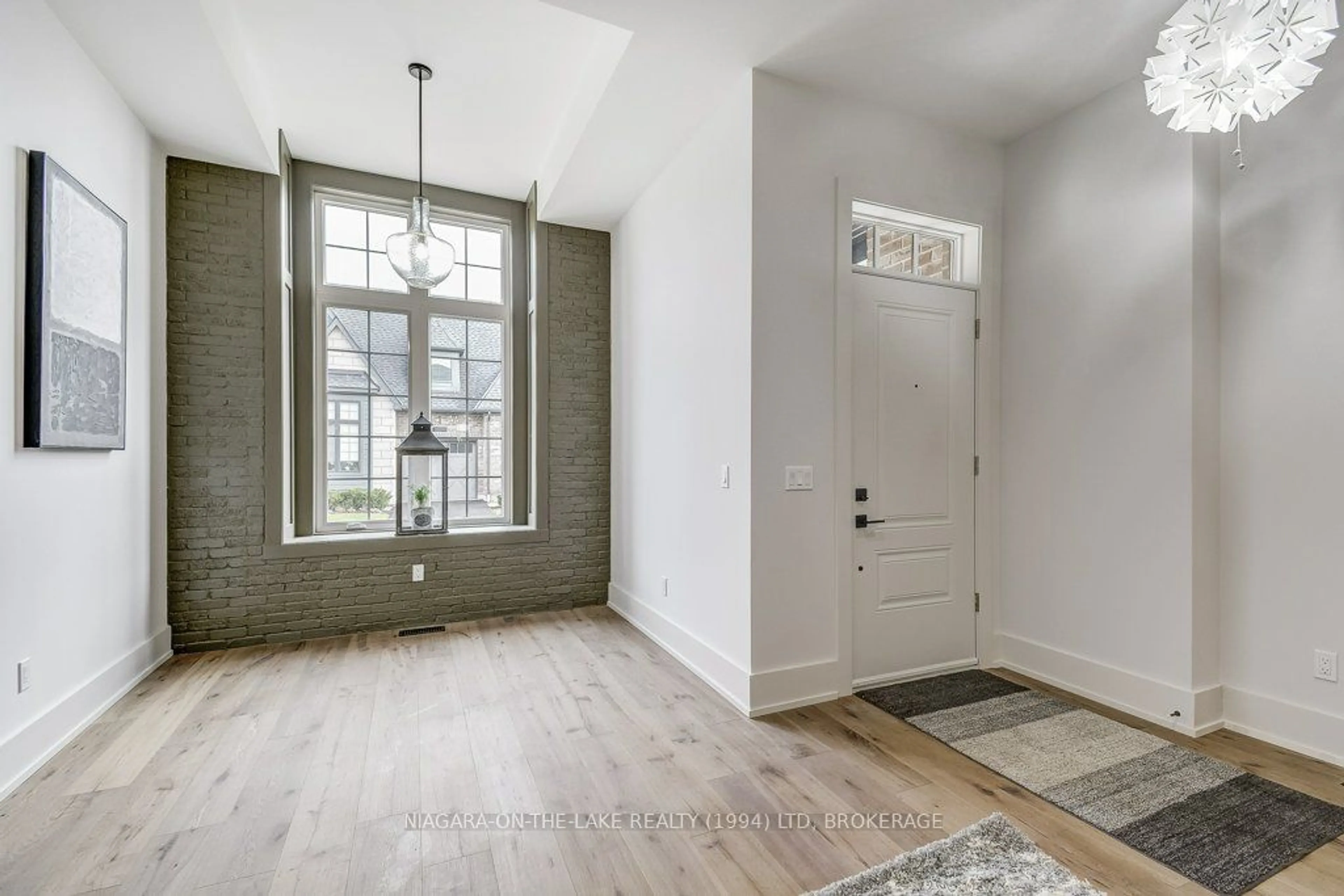 Indoor entryway for 25 Sorensen Crt #6, Niagara-on-the-Lake Ontario L0S 1J0