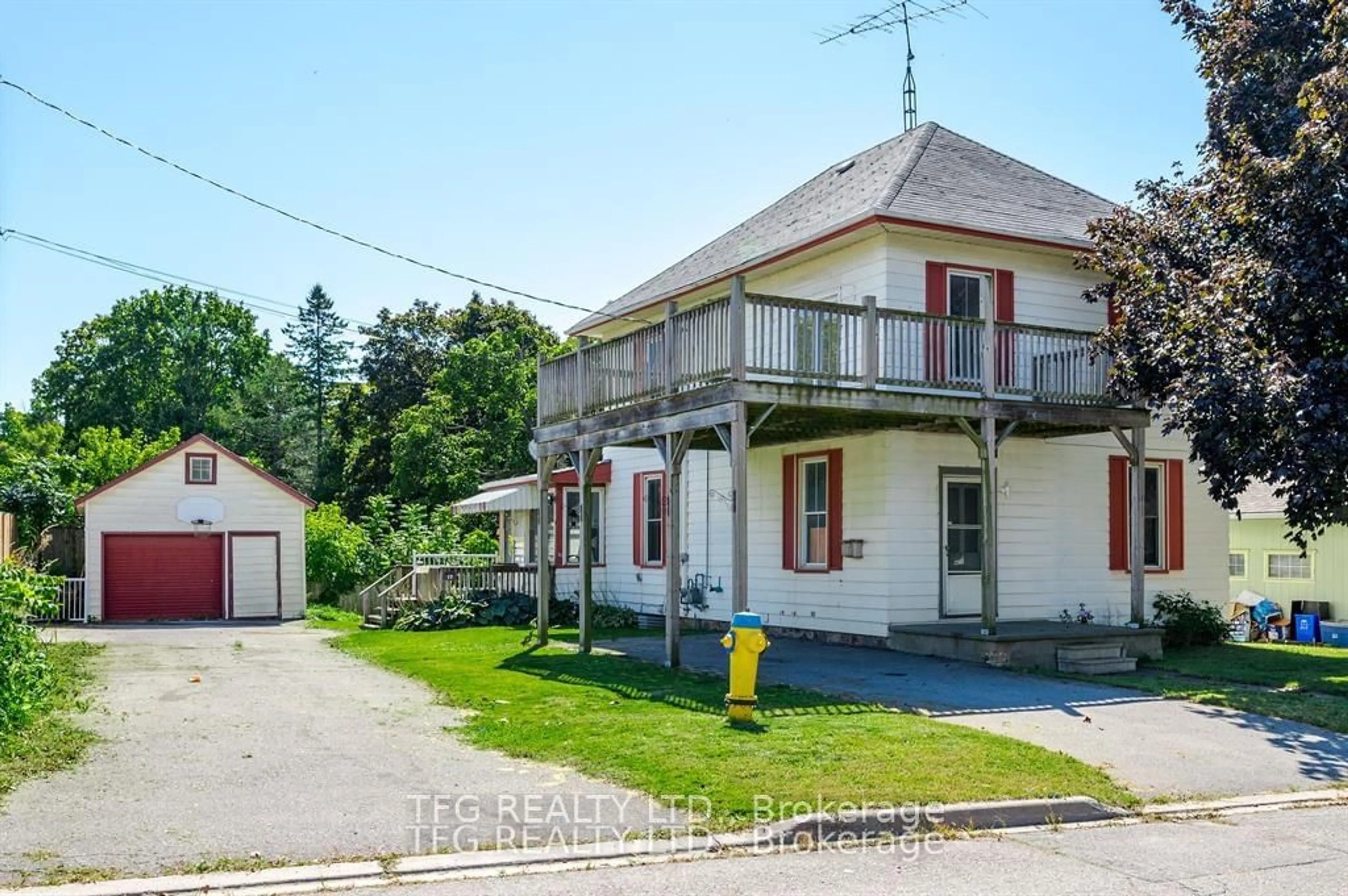 A pic from outside/outdoor area/front of a property/back of a property/a pic from drone, street for 17 Church St, Cramahe Ontario L3K 2M3