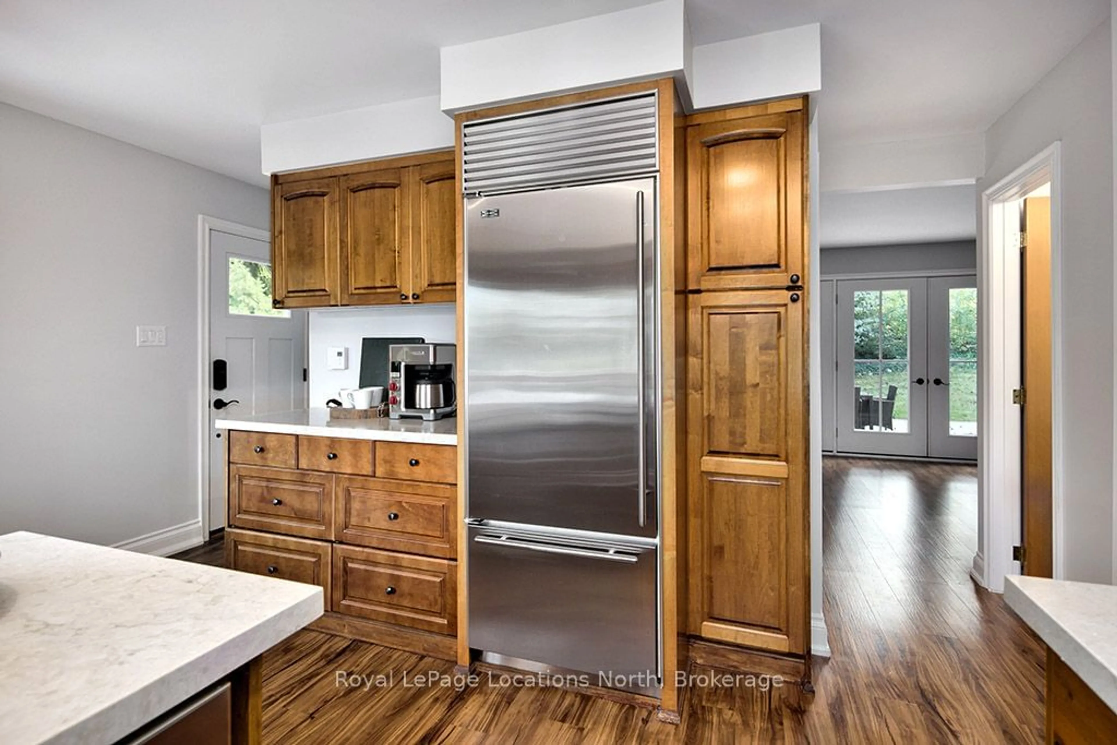 Contemporary kitchen, unknown for 128 TESKEY Dr, Blue Mountains Ontario N0H 1J0