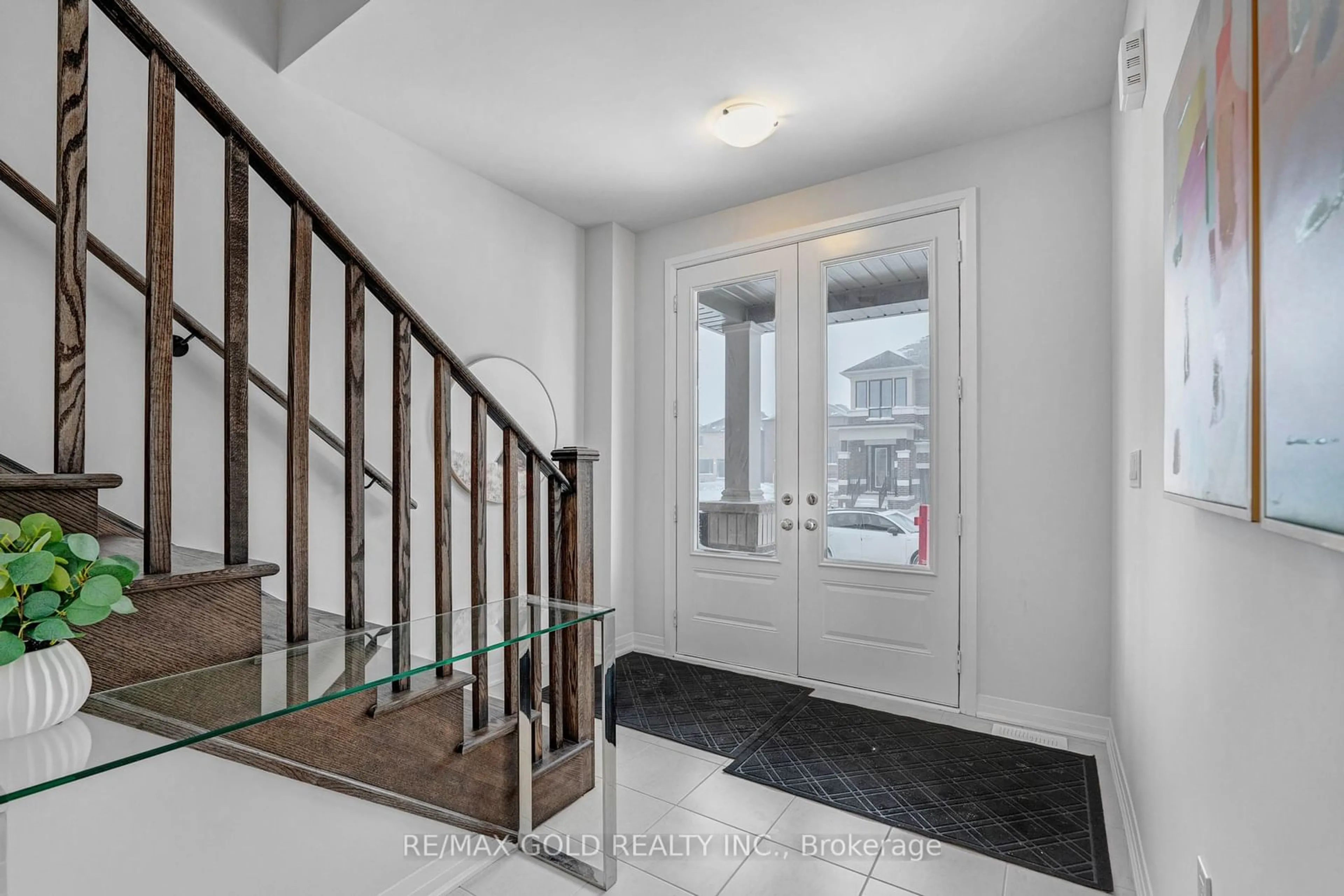 Indoor entryway for 29 Tyler Ave, Erin Ontario N0B 1T0