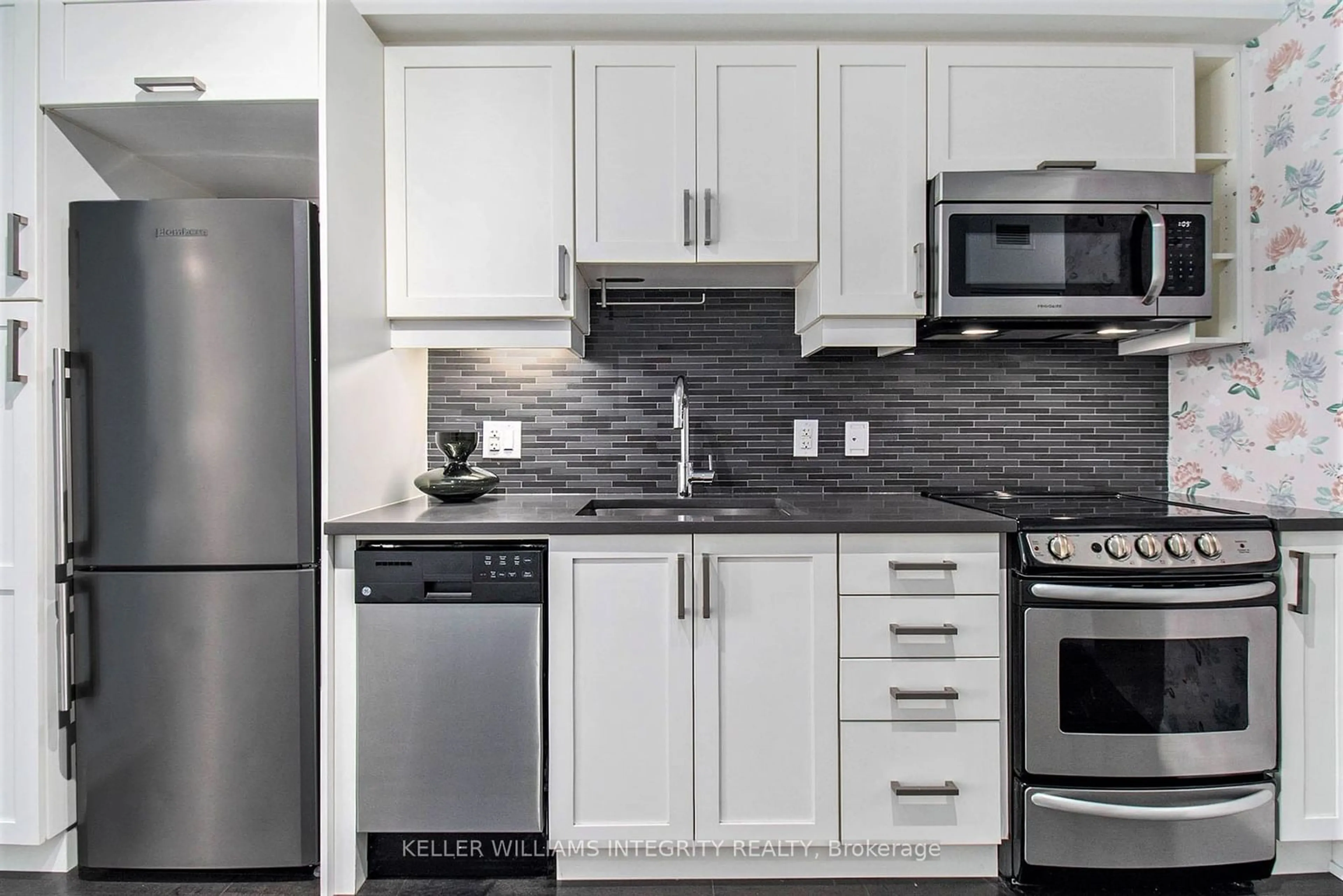 Standard kitchen, unknown for 316 BRUYERE St #315, Lower Town - Sandy Hill Ontario K1N 0C3