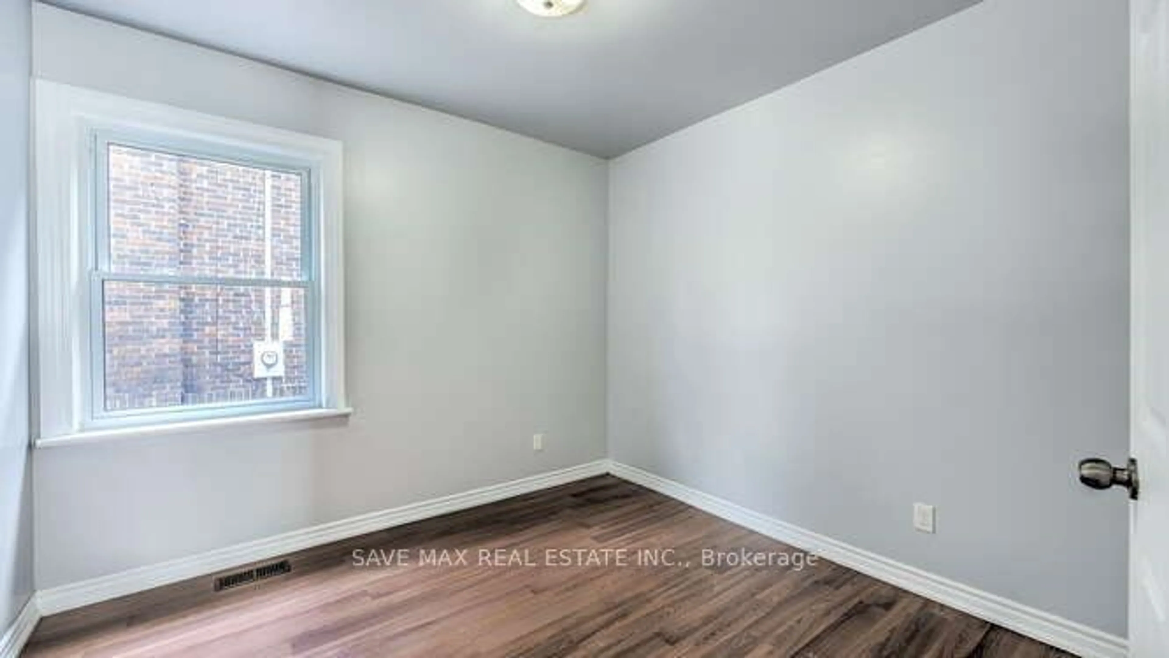 A pic of a room for 713 ADELAIDE St, London Ontario N5Y 2L4