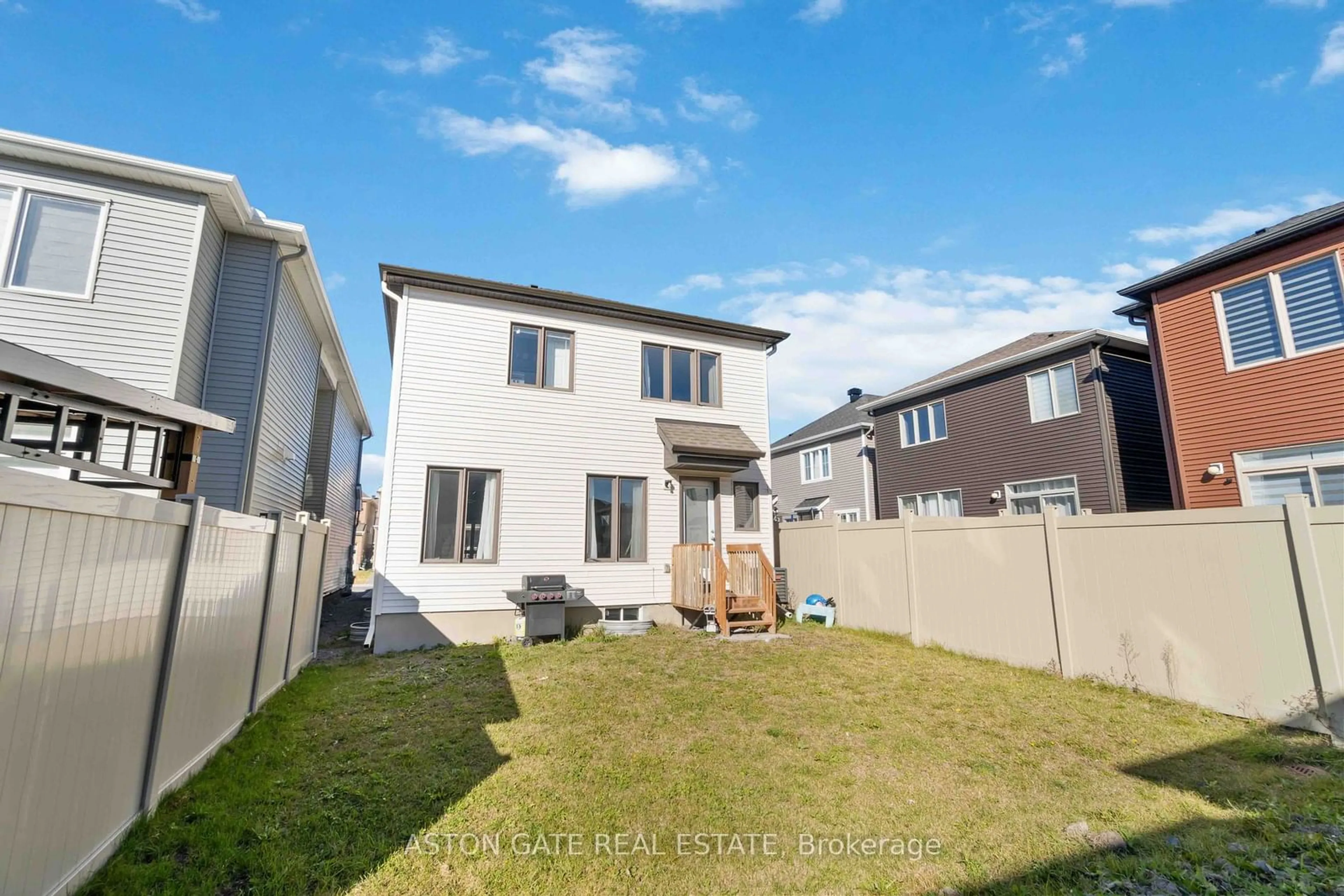 A pic from outside/outdoor area/front of a property/back of a property/a pic from drone, street for 42 MUDMINNOW Cres, Orleans - Cumberland and Area Ontario K4A 5H8