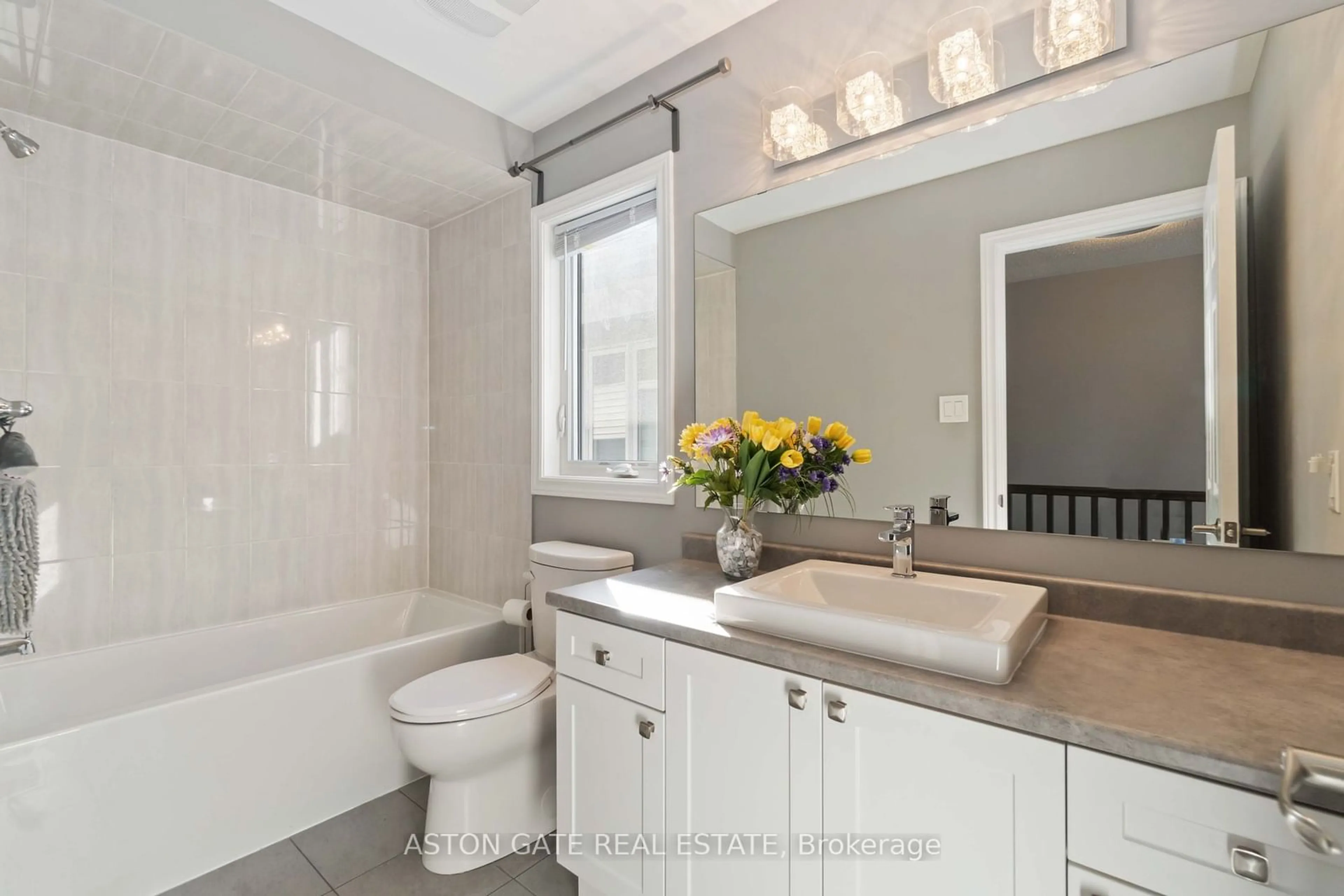 Contemporary bathroom, ceramic/tile floor for 42 MUDMINNOW Cres, Orleans - Cumberland and Area Ontario K4A 5H8