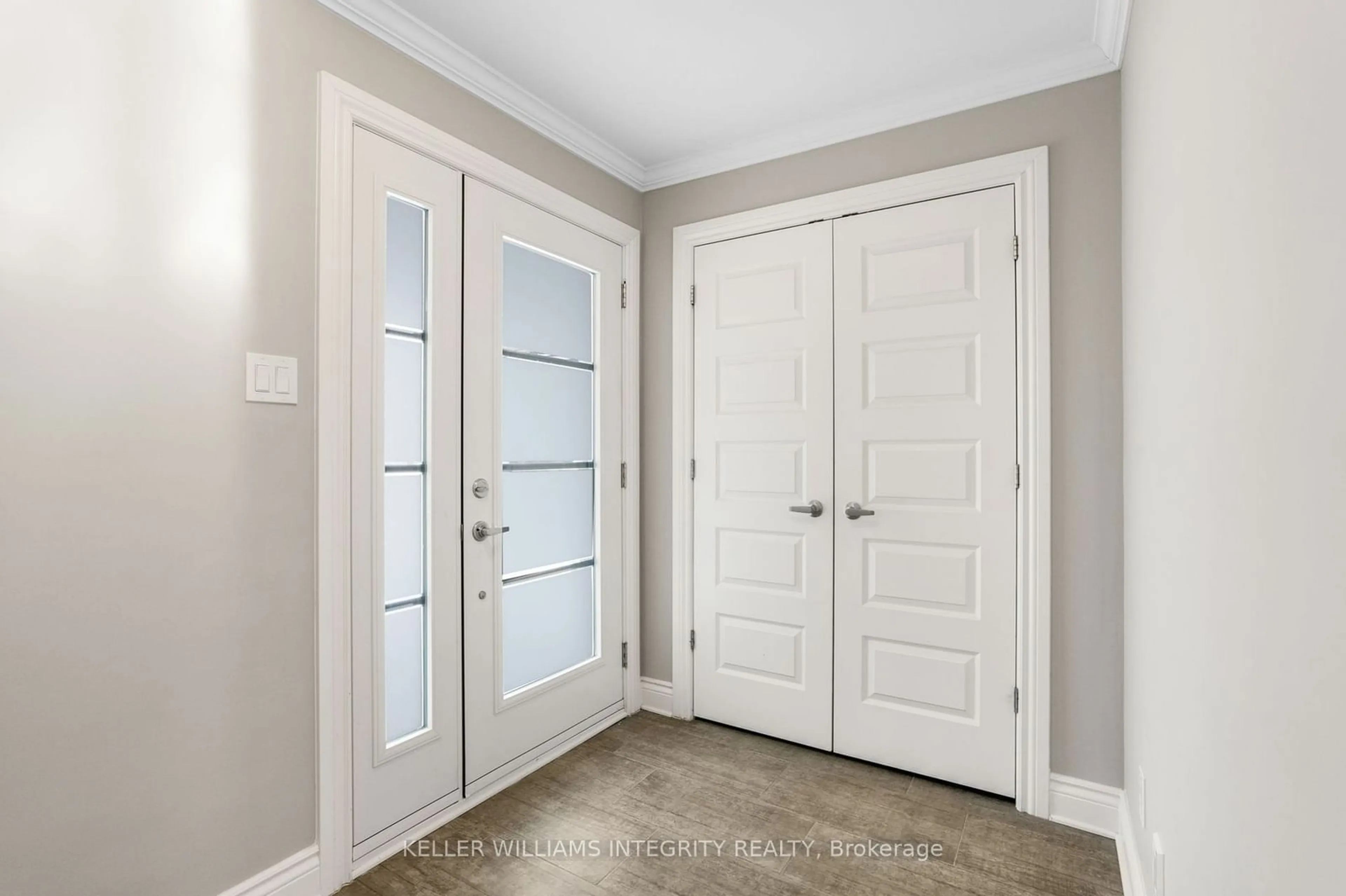 Indoor entryway for 87 Gilberte St, Clarence-Rockland Ontario K4K 0M4