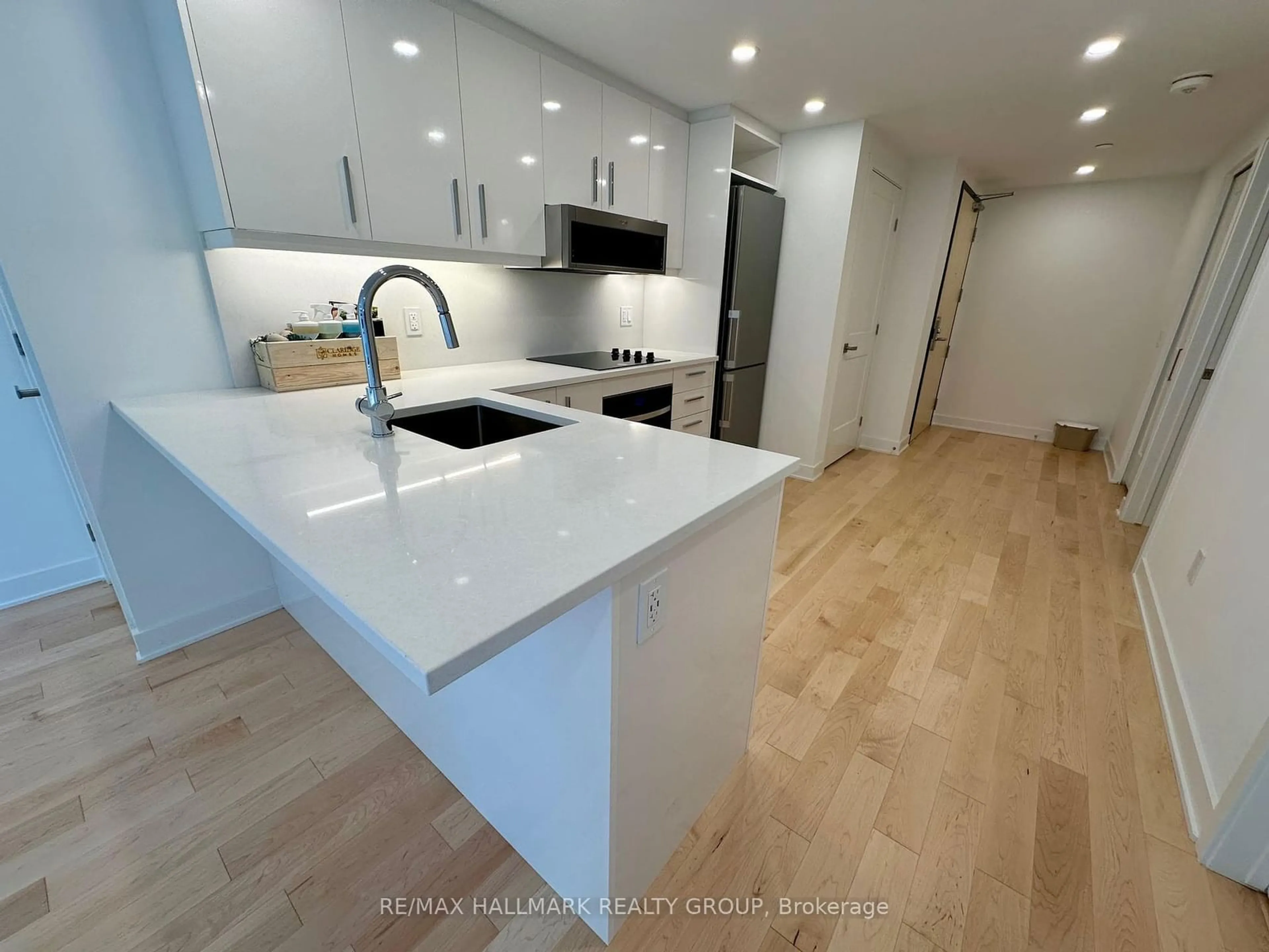 Open concept kitchen, unknown for 340 QUEEN St #701, Ottawa Centre Ontario K1R 0G1