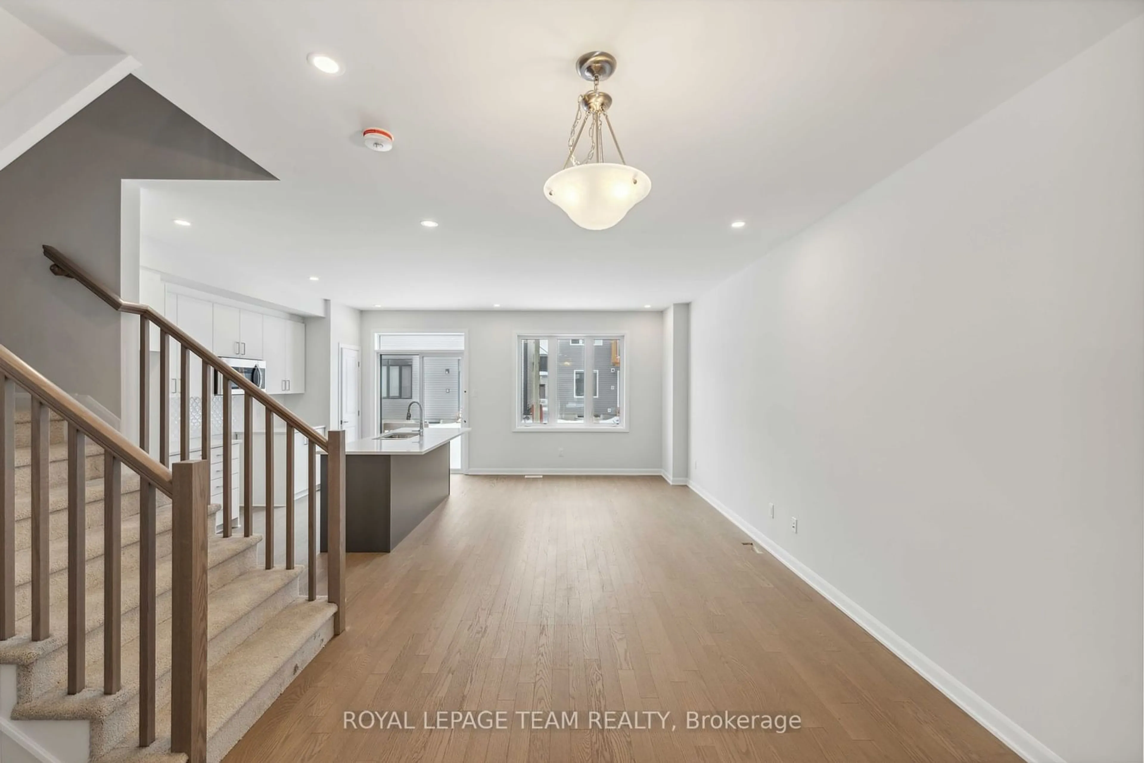 Indoor foyer for 709 Fairline Row, Kanata Ontario K2V 0V6