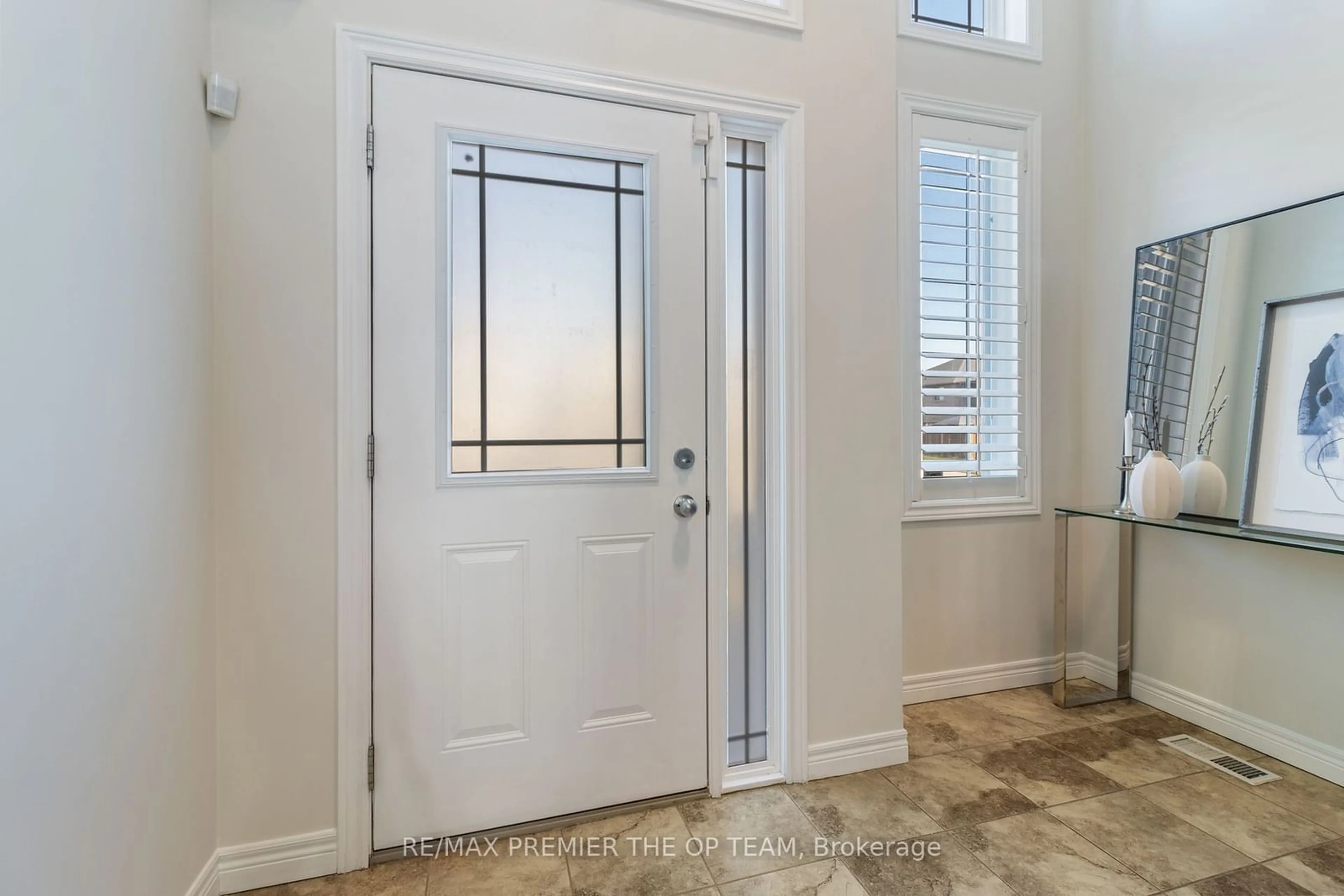 Indoor entryway for 238 Medici Lane, Hamilton Ontario L9B 0G6