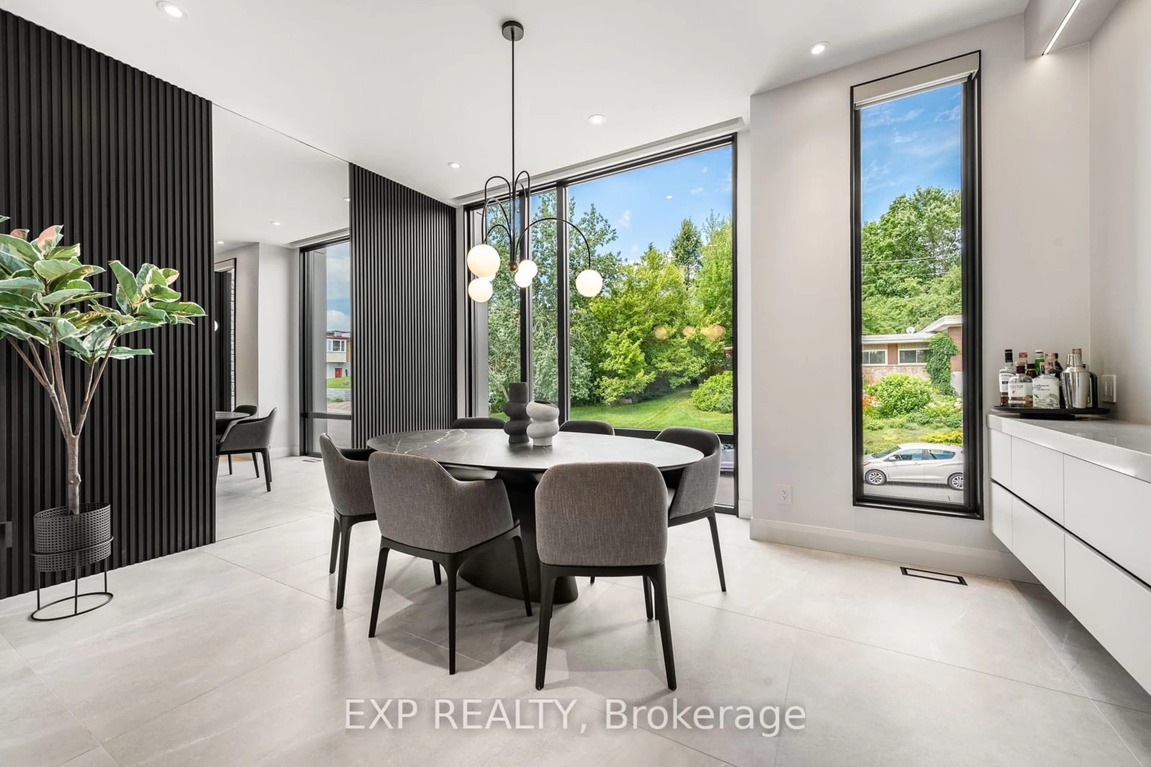 Dining room, ceramic/tile floor for 322 PERRIER Ave, Vanier and Kingsview Park Ontario K1L 5C7