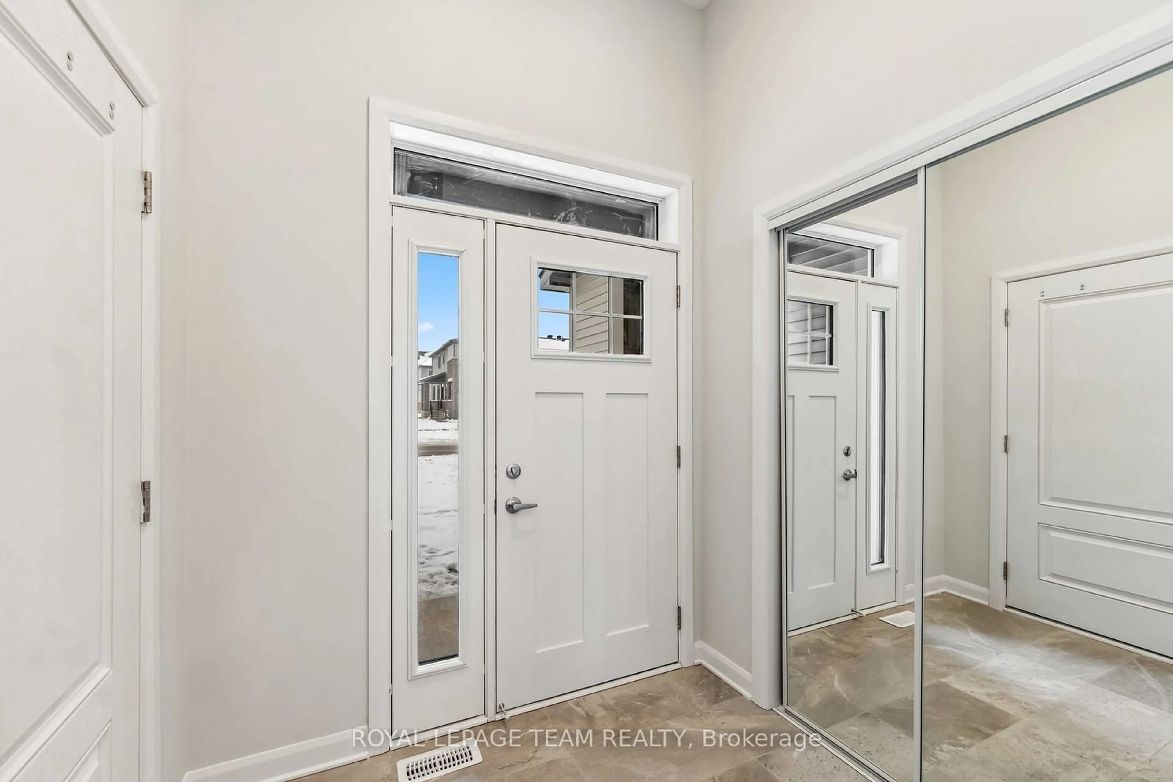 Indoor entryway for 226 Invention Blvd, Kanata Ontario K2W 0L1