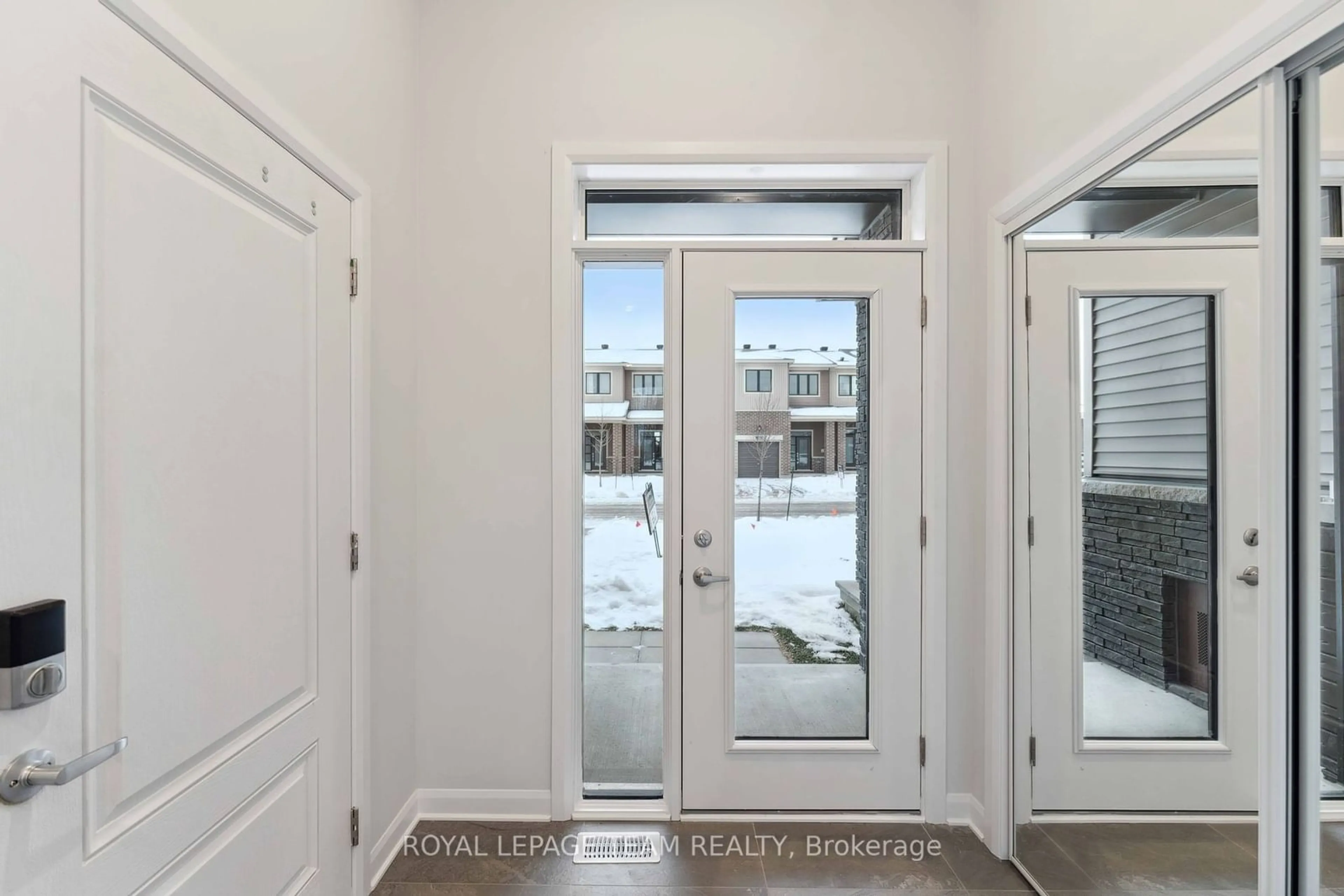 Indoor entryway for 305 Elsie MacGill Walk, Kanata Ontario K2W 0L1