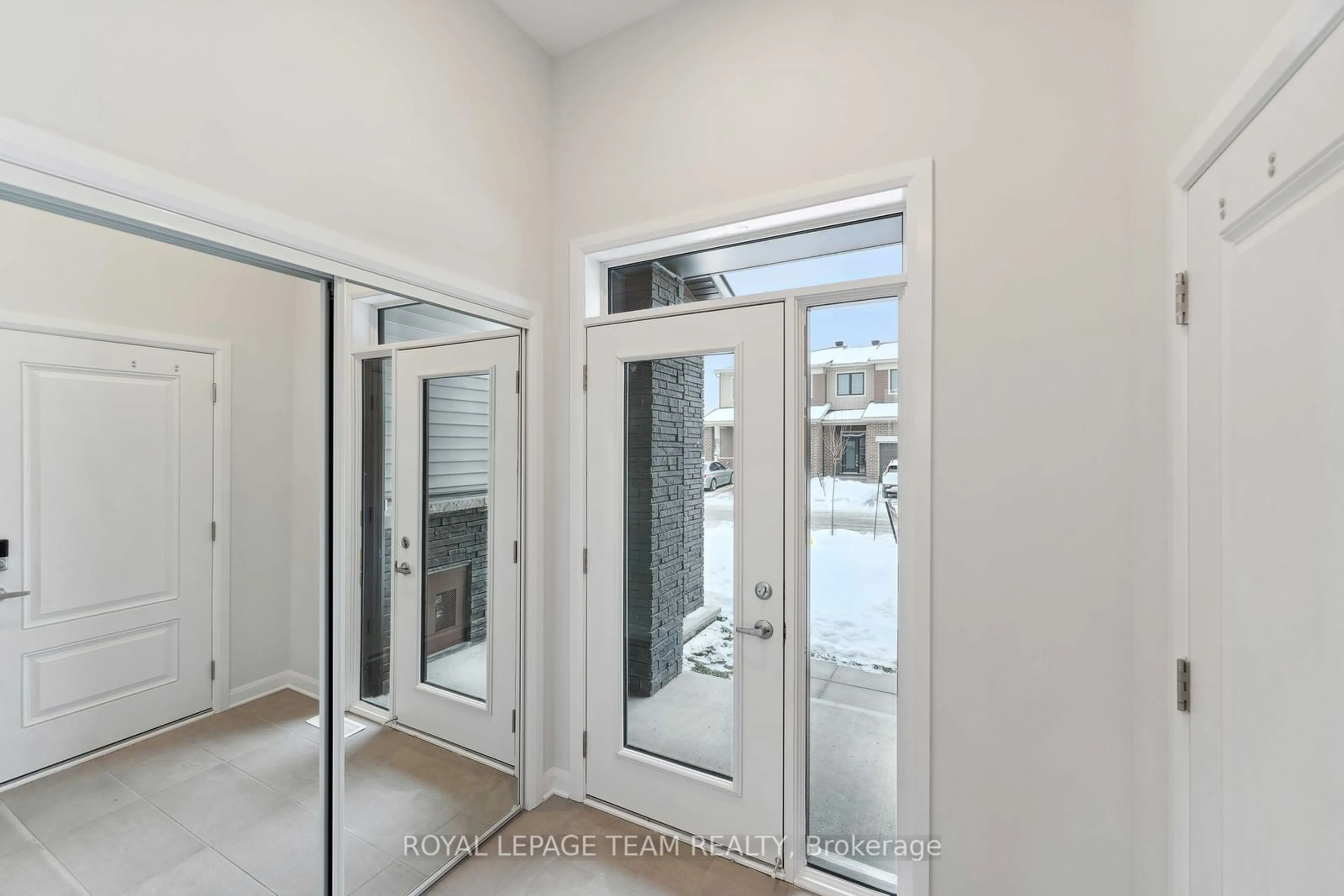 Indoor entryway for 307 Elsie MacGill Walk, Kanata Ontario K2W 0L1