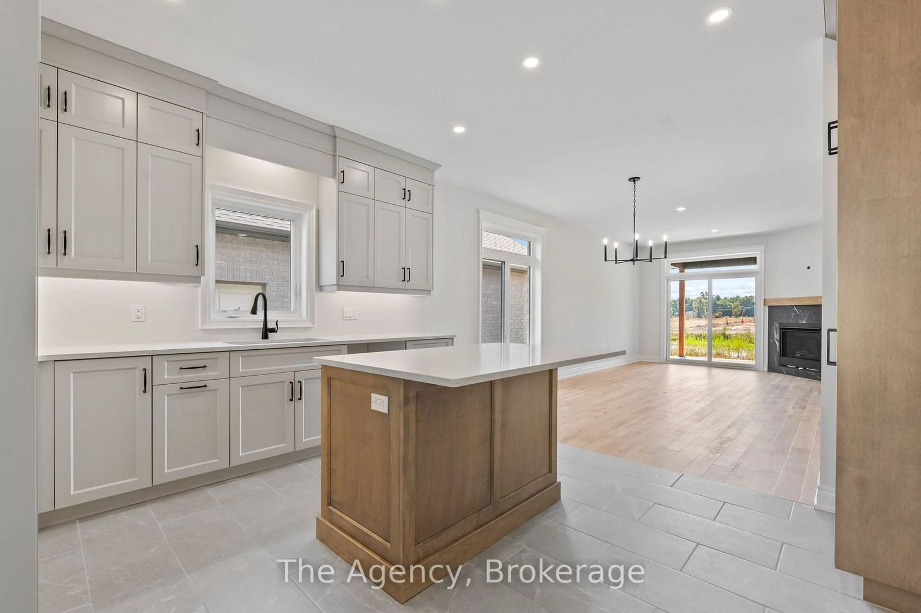 Open concept kitchen, ceramic/tile floor for 34 MARIE St, Pelham Ontario L0S 1E1