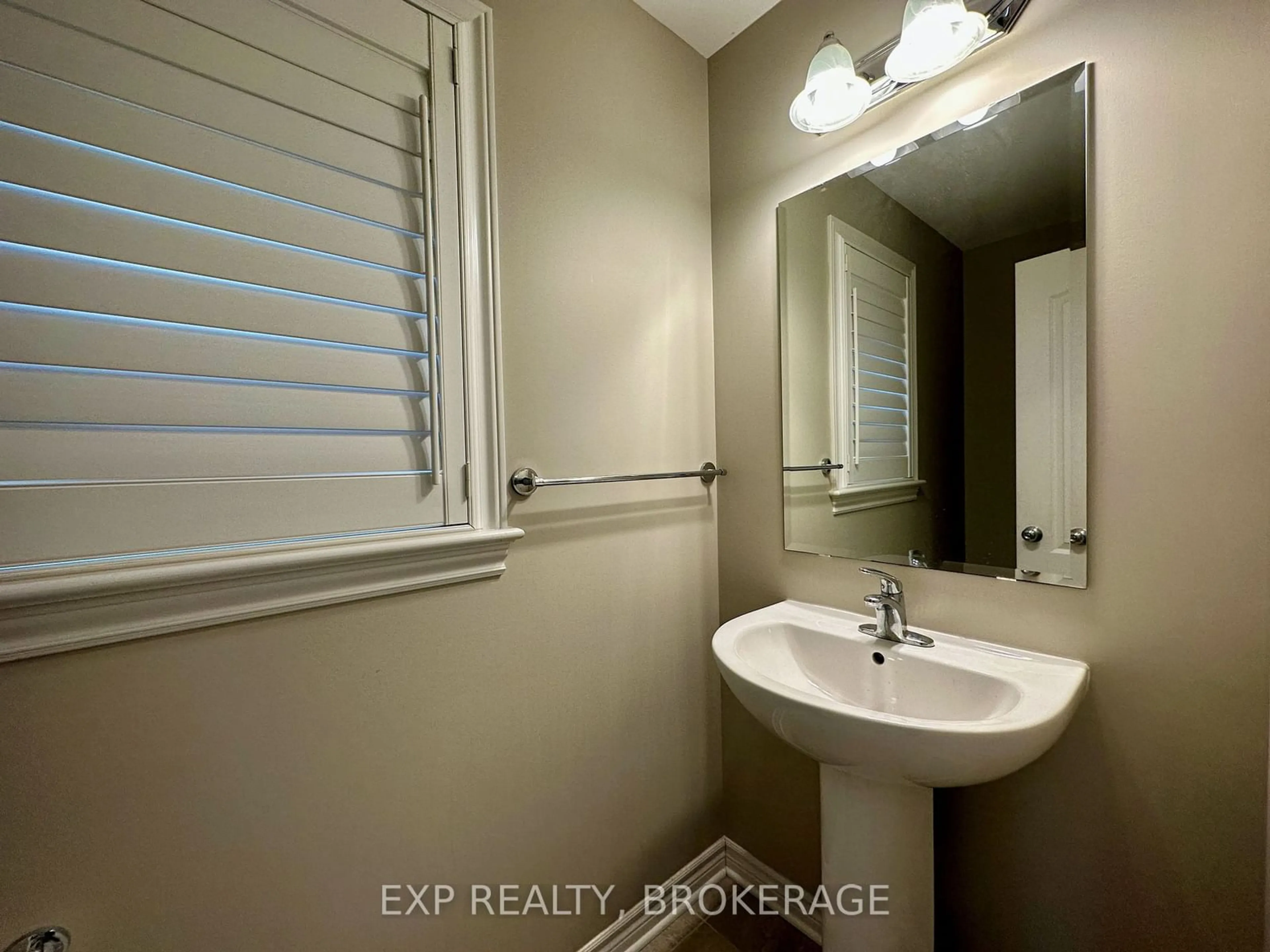 Standard bathroom, unknown for 866 RIVERVIEW Way, Kingston Ontario K7K 0J2