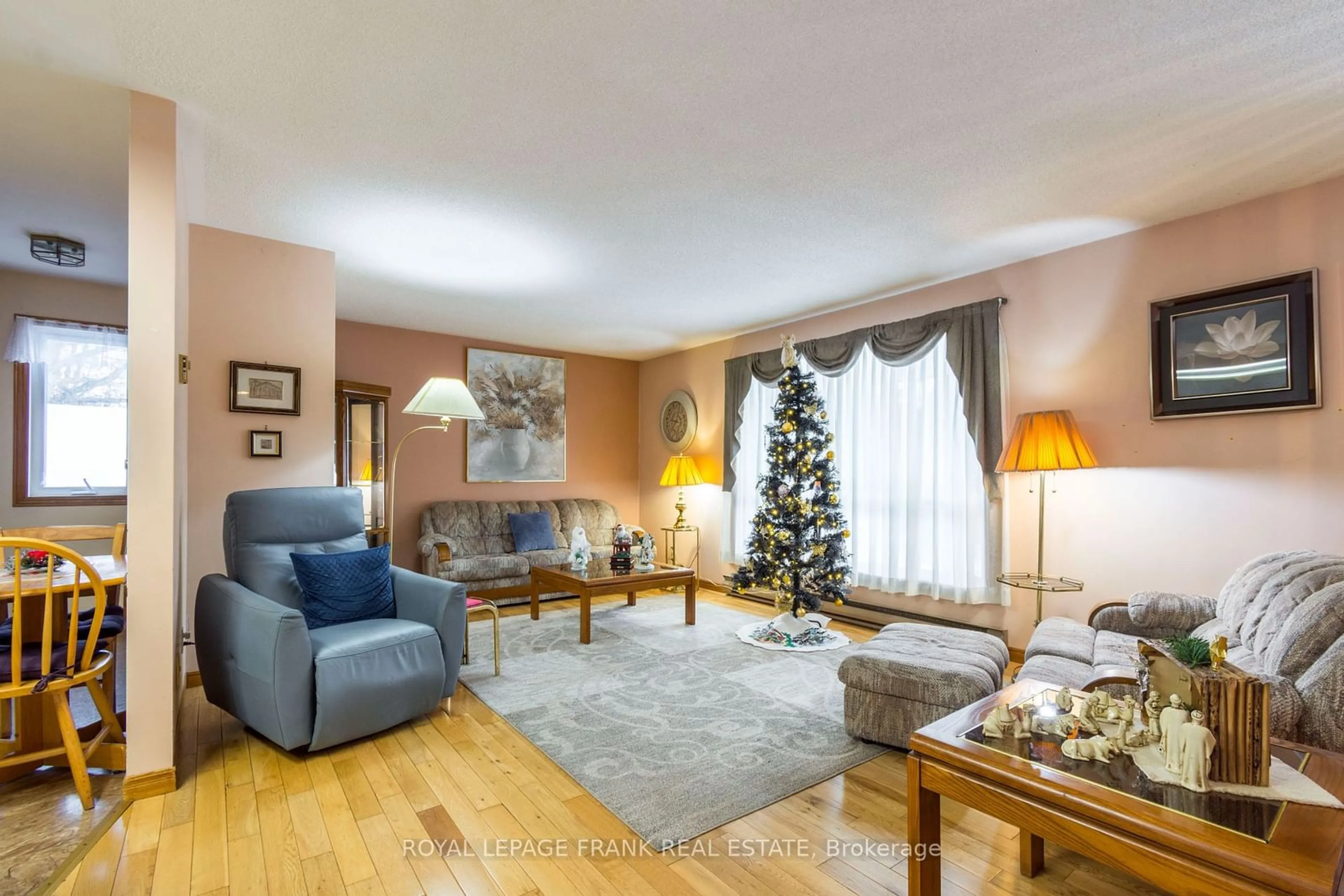 Living room with furniture, wood/laminate floor for 82 River Heights Rd, Marmora and Lake Ontario K0K 2M0