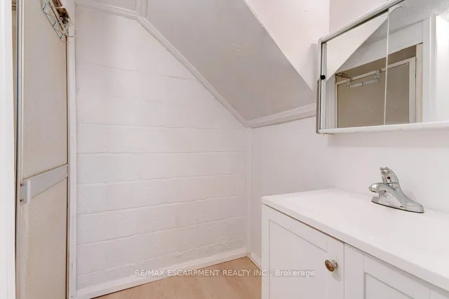 Additional property image - 453 Paling Ave