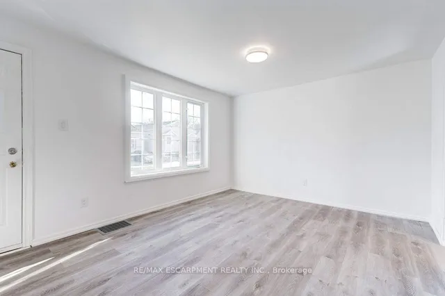 Additional property image - 453 Paling Ave