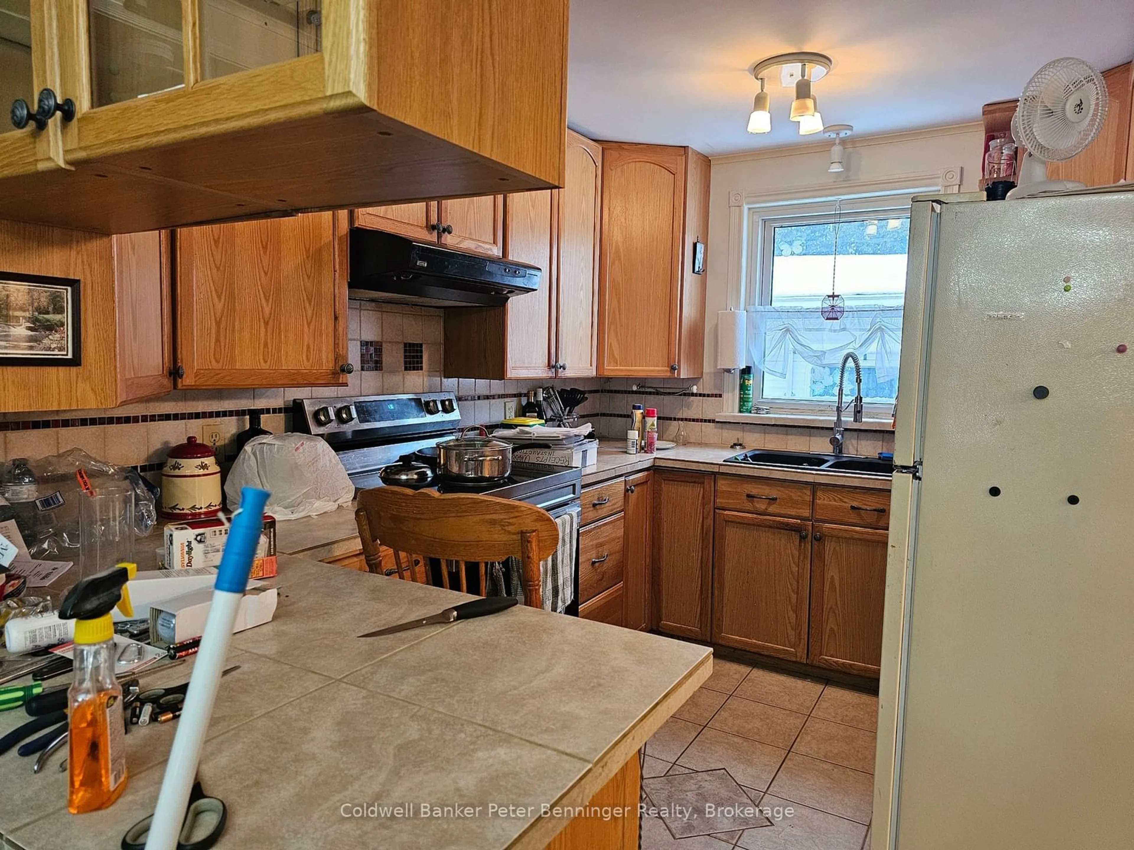 Standard kitchen, ceramic/tile floor for 6 Dundas St, Arran-Elderslie Ontario N0G 2N0