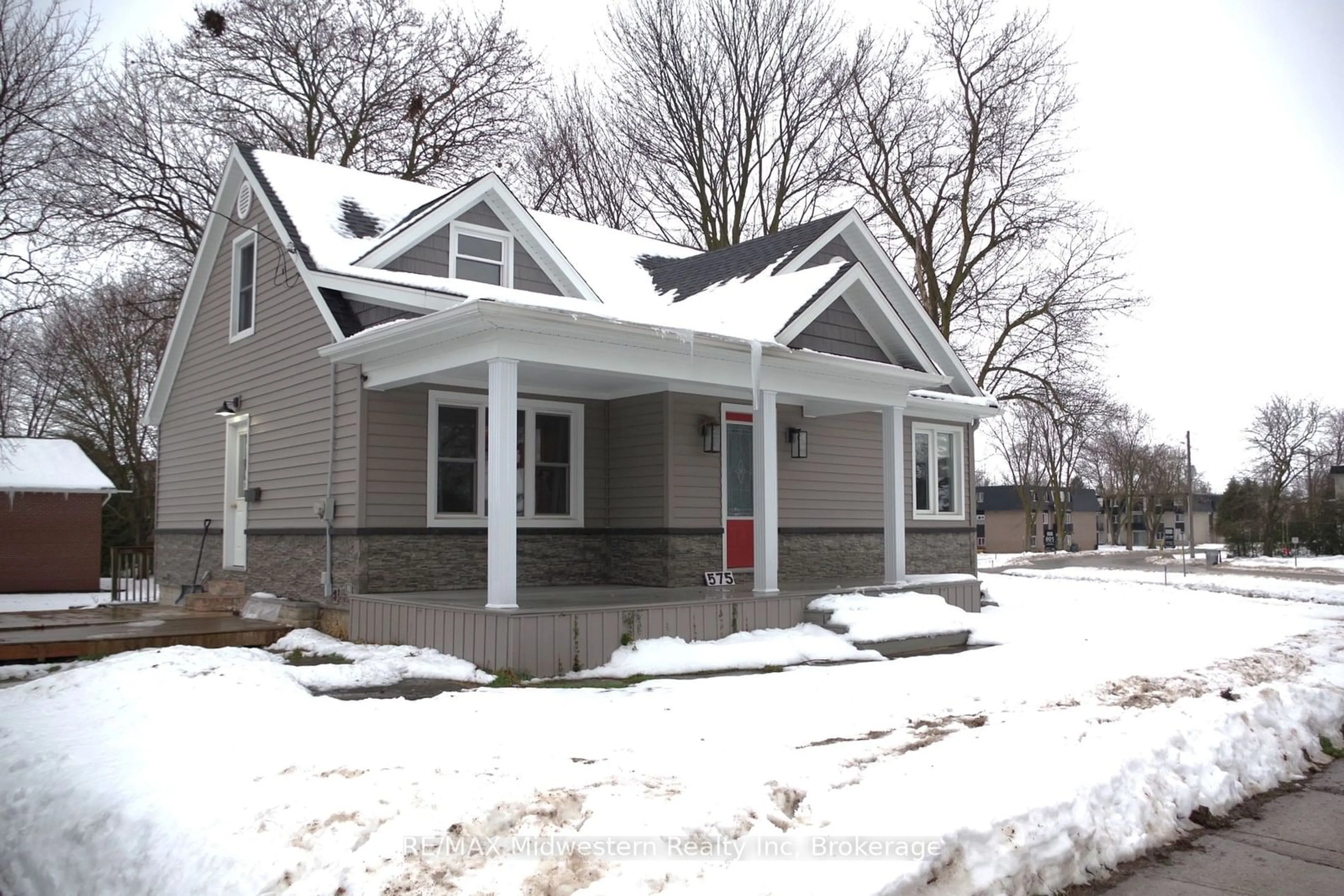 Home with vinyl exterior material, street for 575 Barber Ave, North Perth Ontario N4W 1S4