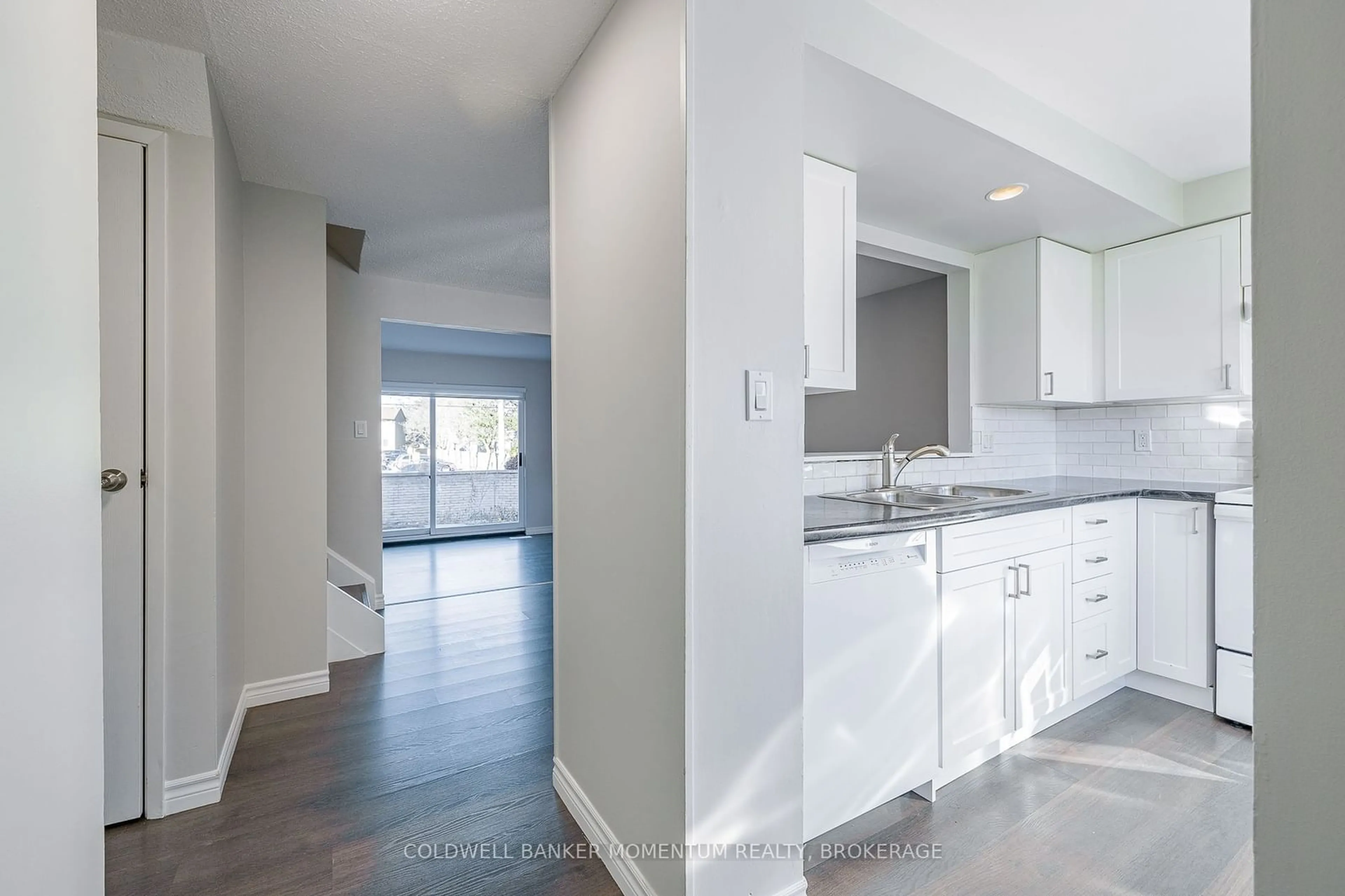 Open concept kitchen, ceramic/tile floor for 50 Lakeshore Rd #121, St. Catharines Ontario L2N 6P8