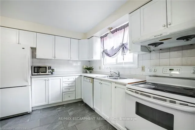 Additional property image - 24 Bow Valley Dr