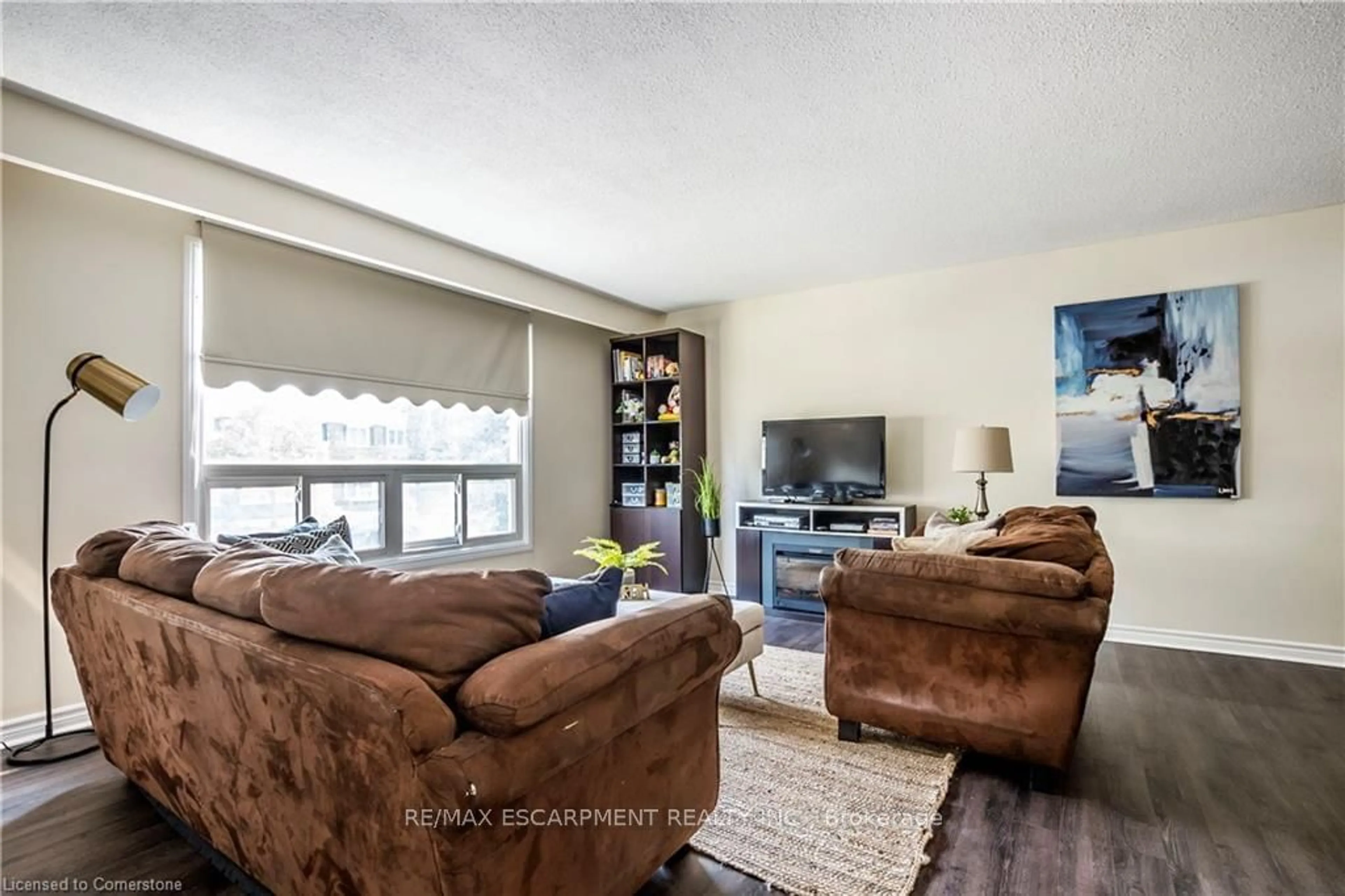 Living room with furniture, unknown for 24 Bow Valley Dr, Hamilton Ontario L8E 3L4