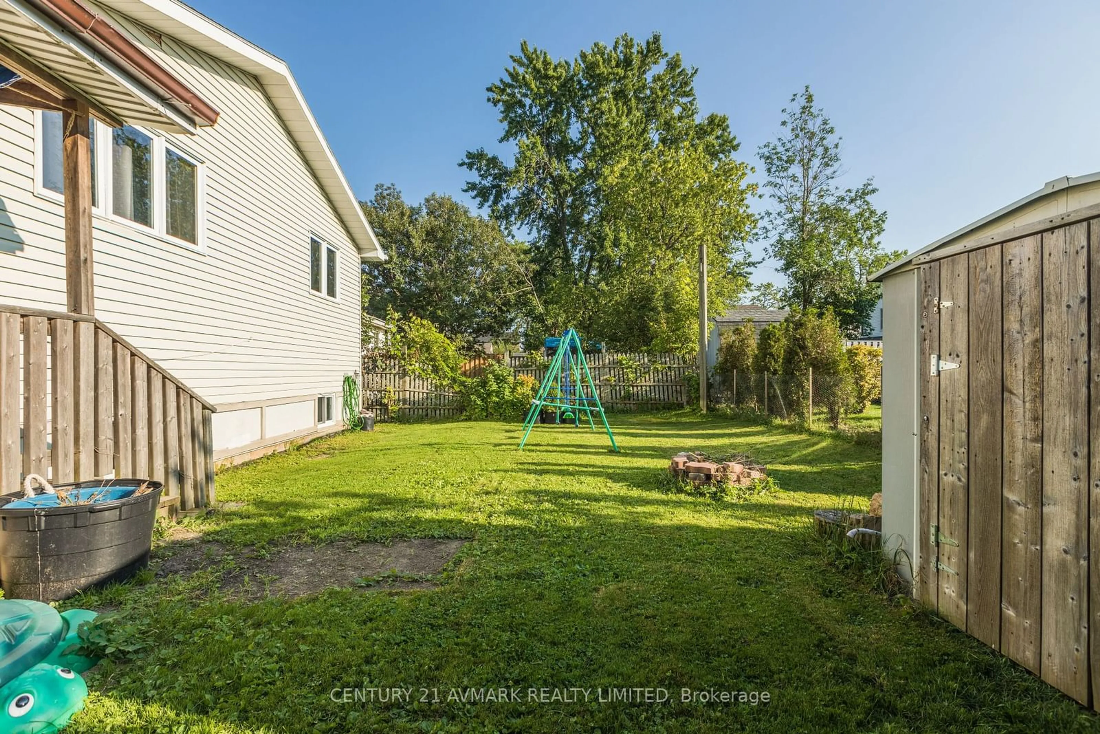 Patio, unknown for 29 Lillian St, Fort Erie Ontario L2A 5M1