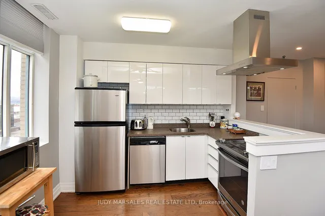 Additional image 21 of 36 James St Unit 1105