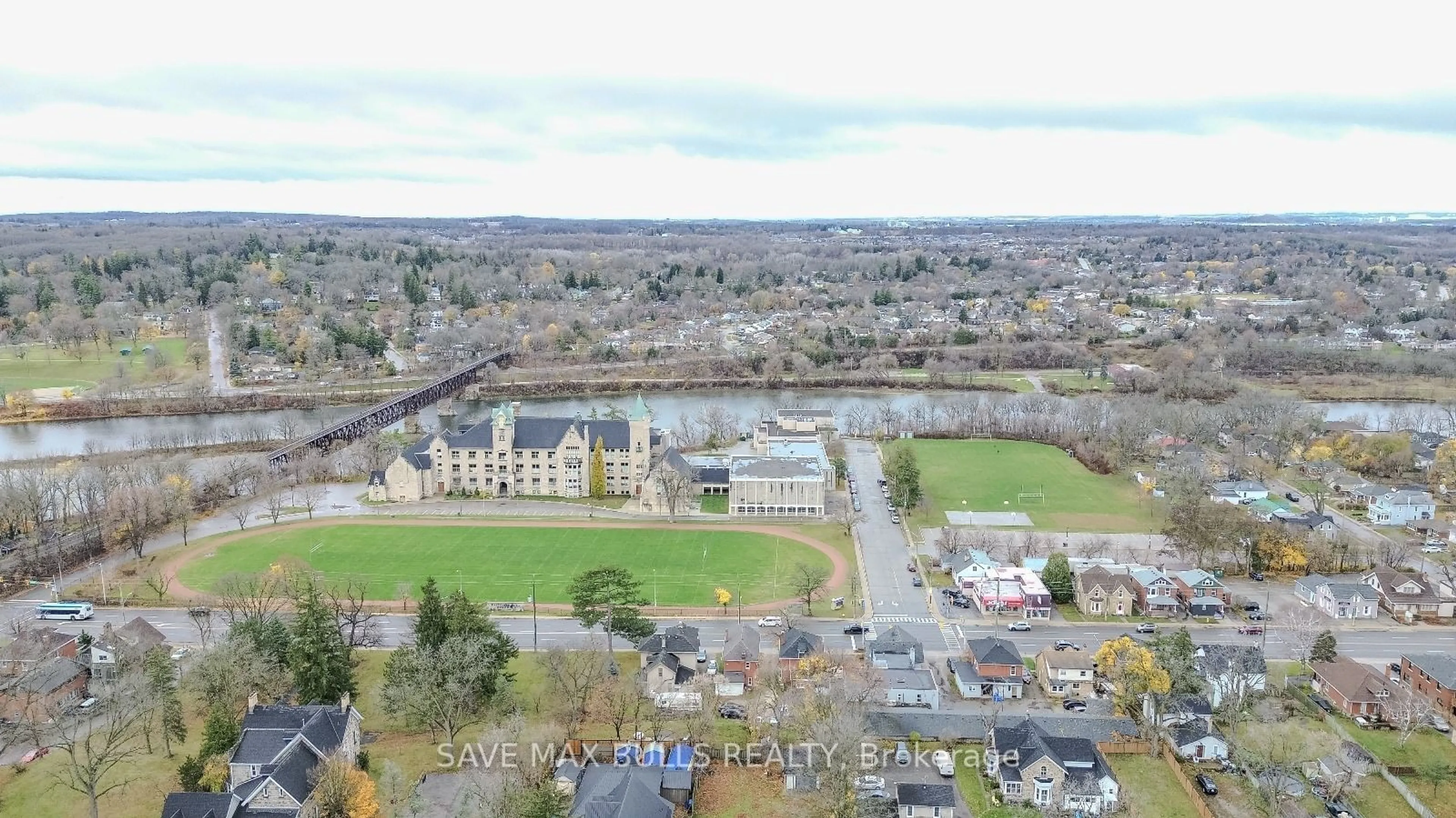 A pic from outside/outdoor area/front of a property/back of a property/a pic from drone, water/lake/river/ocean view for 34 Hopeton St, Cambridge Ontario N1R 3T3