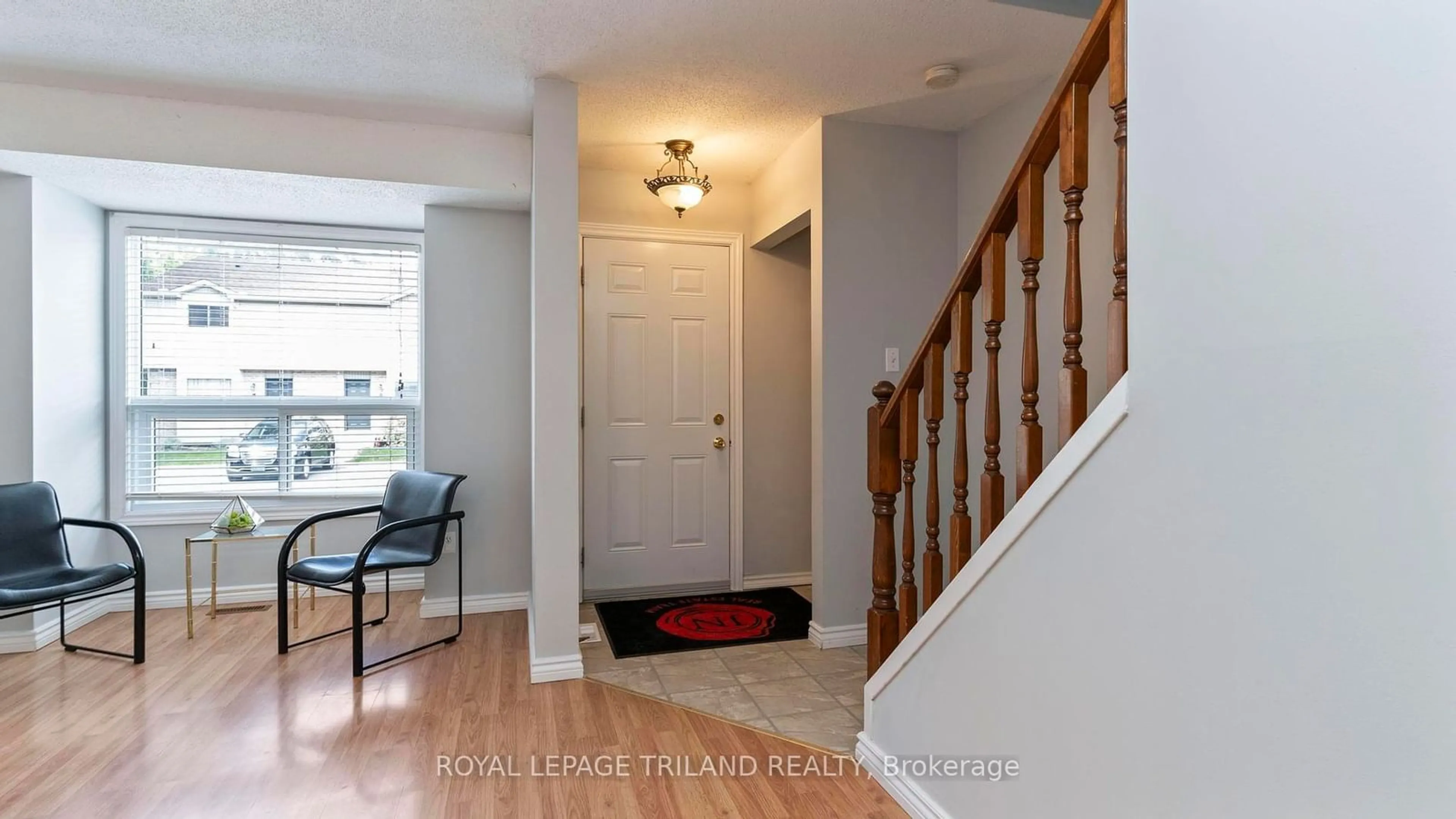 Indoor entryway for 1920 CULVER Dr #4, London Ontario N5V 4P4